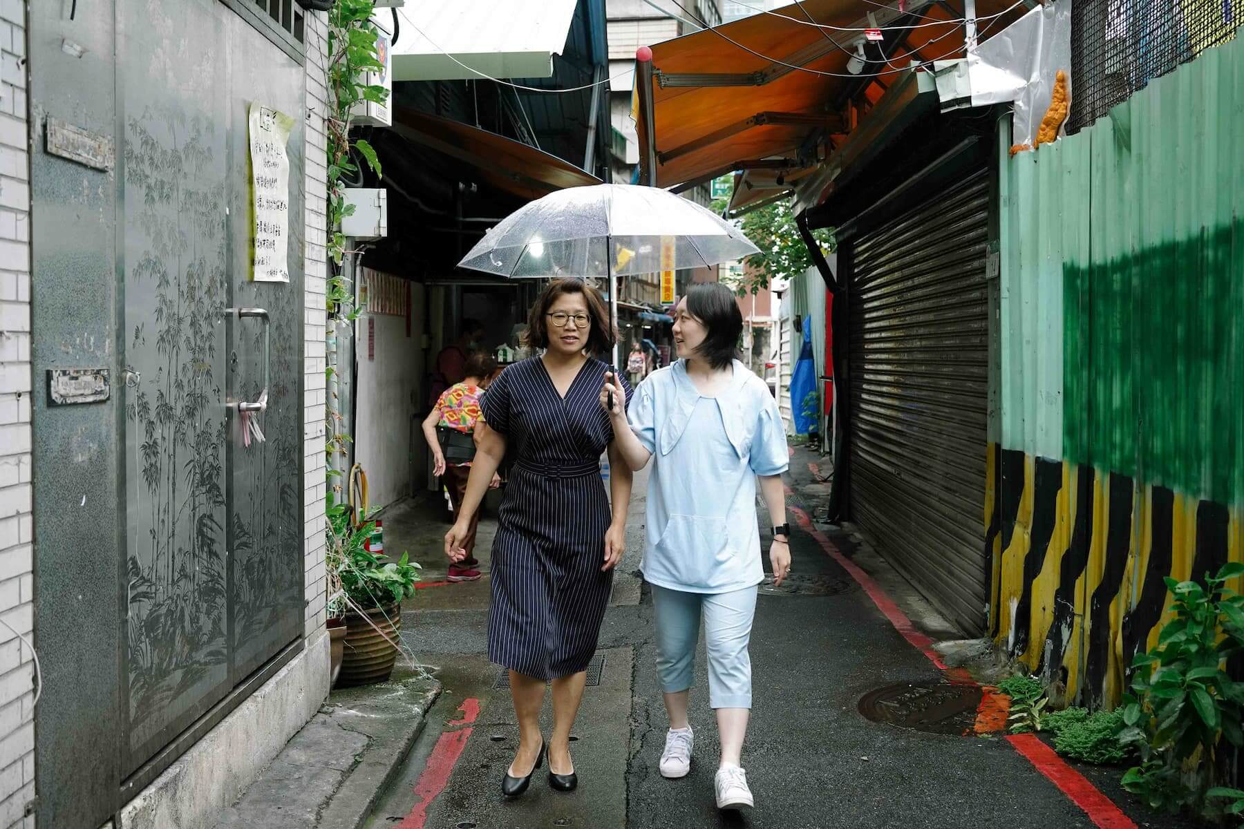 英雄旅程總經理謝易芸（左）與團隊夥伴曹薰予（右）。（攝影／黃銘進）