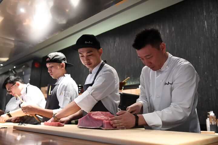 Akira Back（右一） 圖／Michelin Guide Digital-Hong Kong Macau