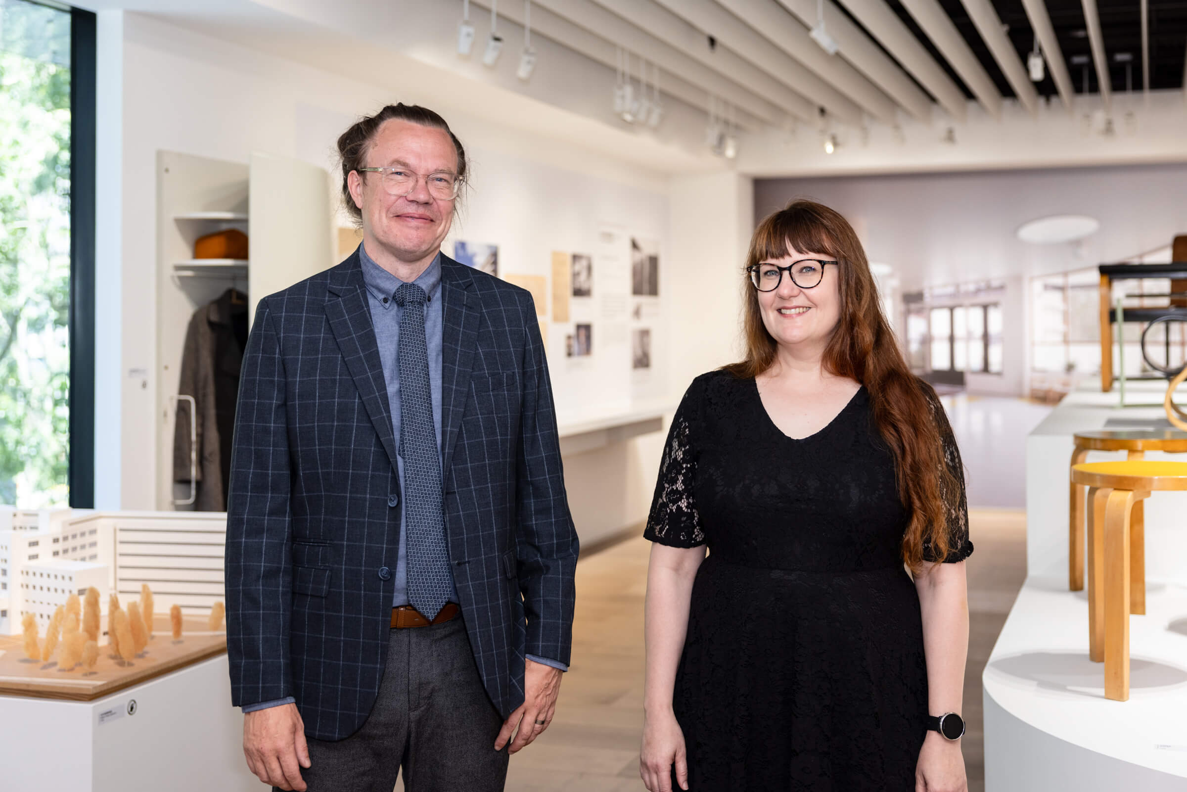 阿爾瓦．阿爾托博物館首席策展人瑪莉・穆爾托涅米(右)、阿爾瓦・阿爾托基金會首席策展人蒂莫・里耶科(左) 