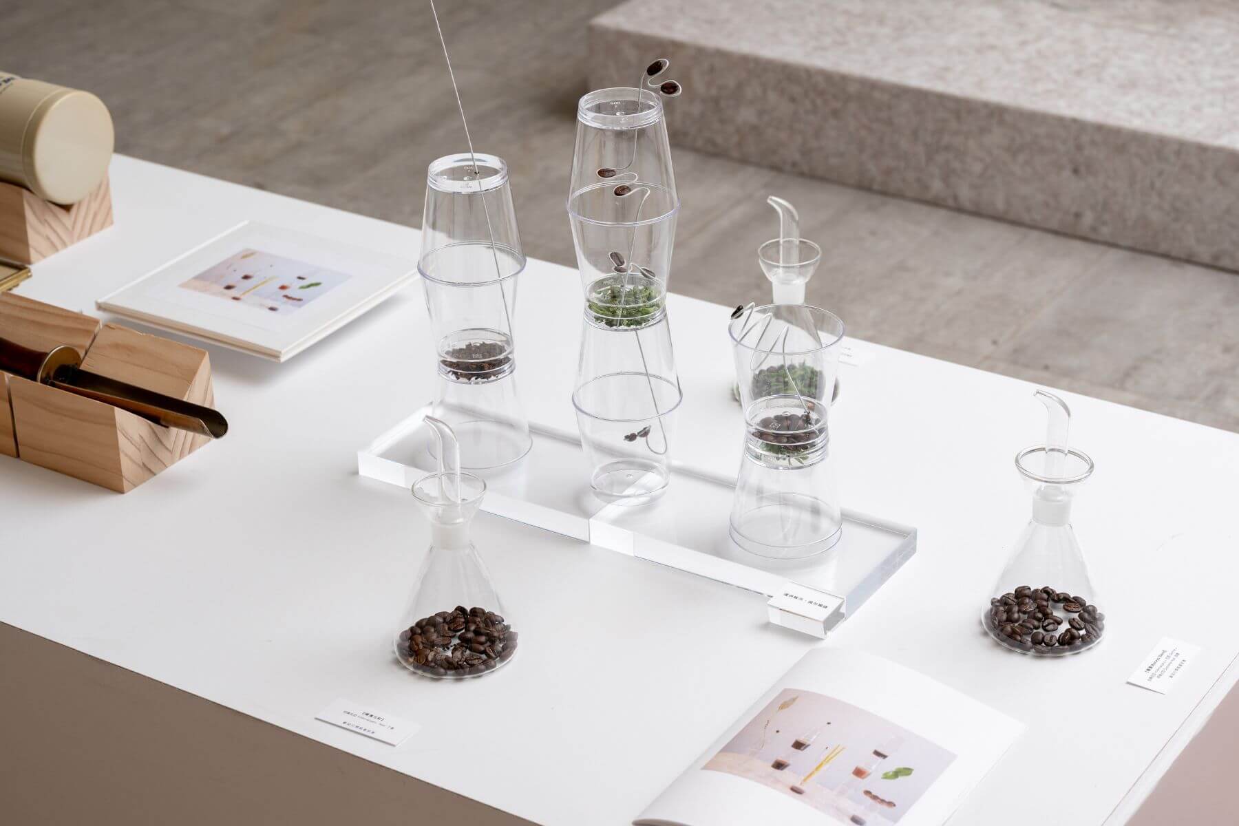 圖 ∕ 藝術家程仁珮攜手日本橫濱咖啡品牌MAMEYA共同研發香料咖啡，描繪出飲食在文史中的樣貌。