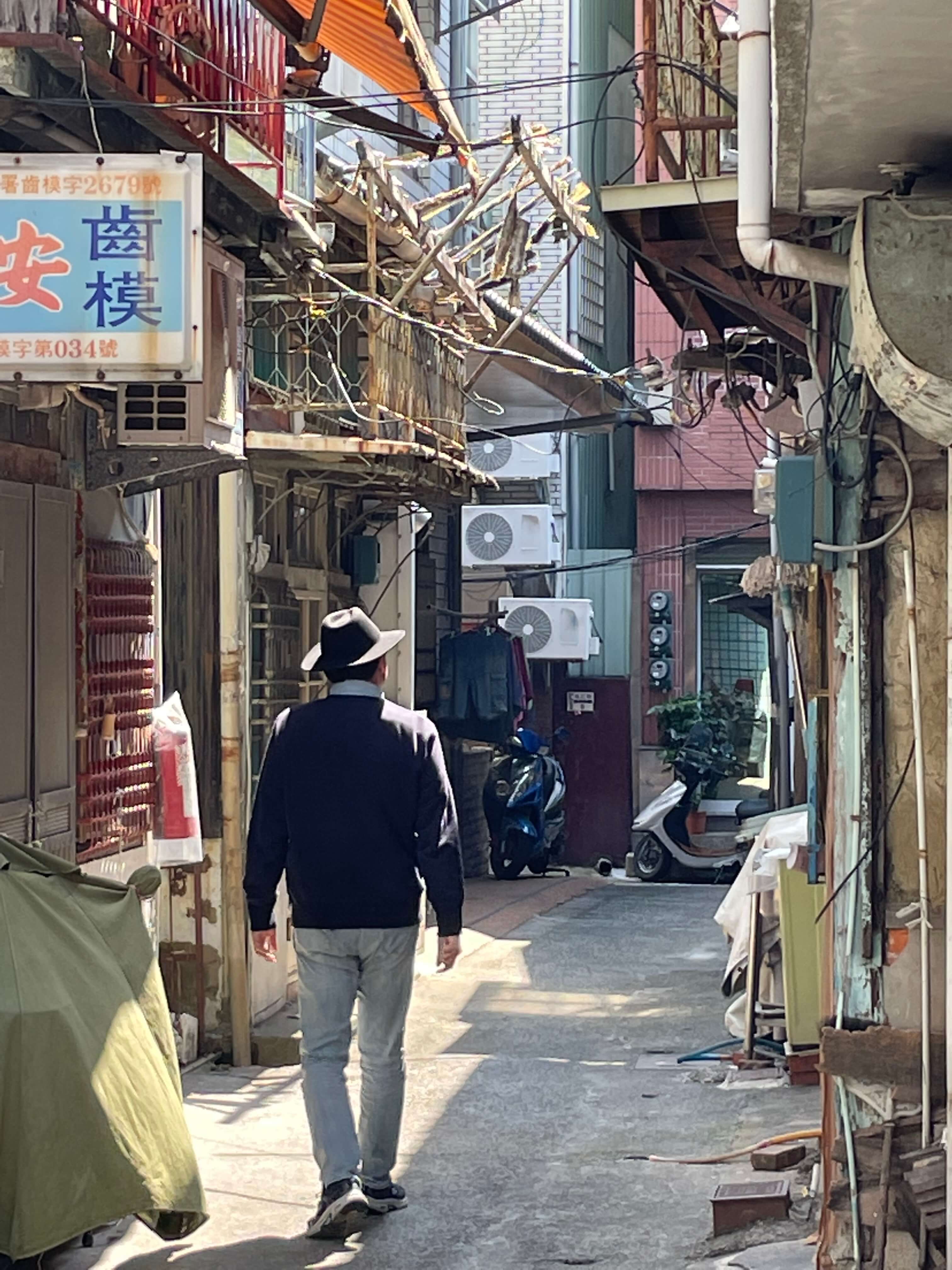 李清志從小到大最喜歡在熟悉的區域,探索不同路線,發現每一個轉角的驚喜。(圖片提供/李清志)