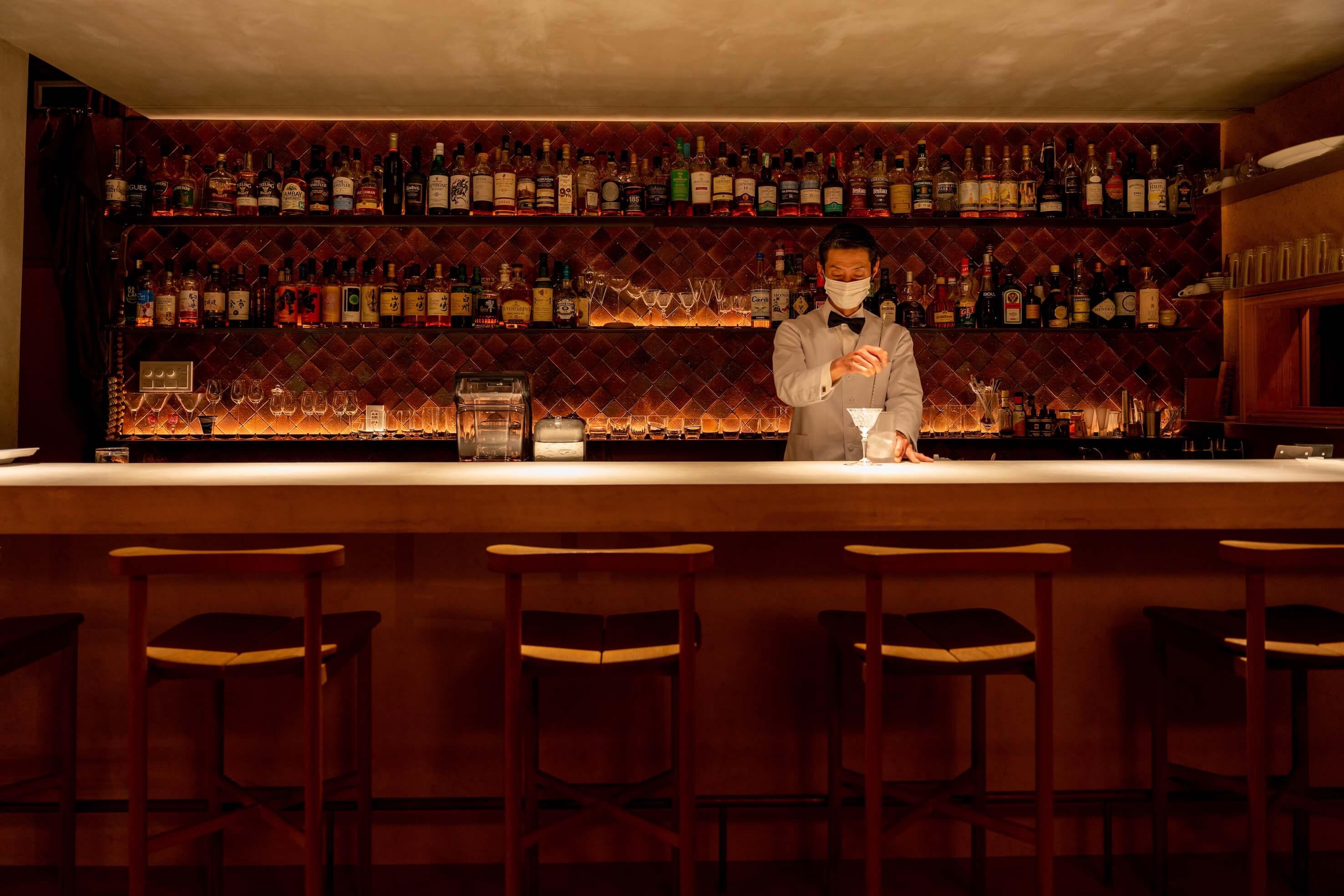 THE BAR NAGATO,在溫泉鄉享受富有品味的夜生活。