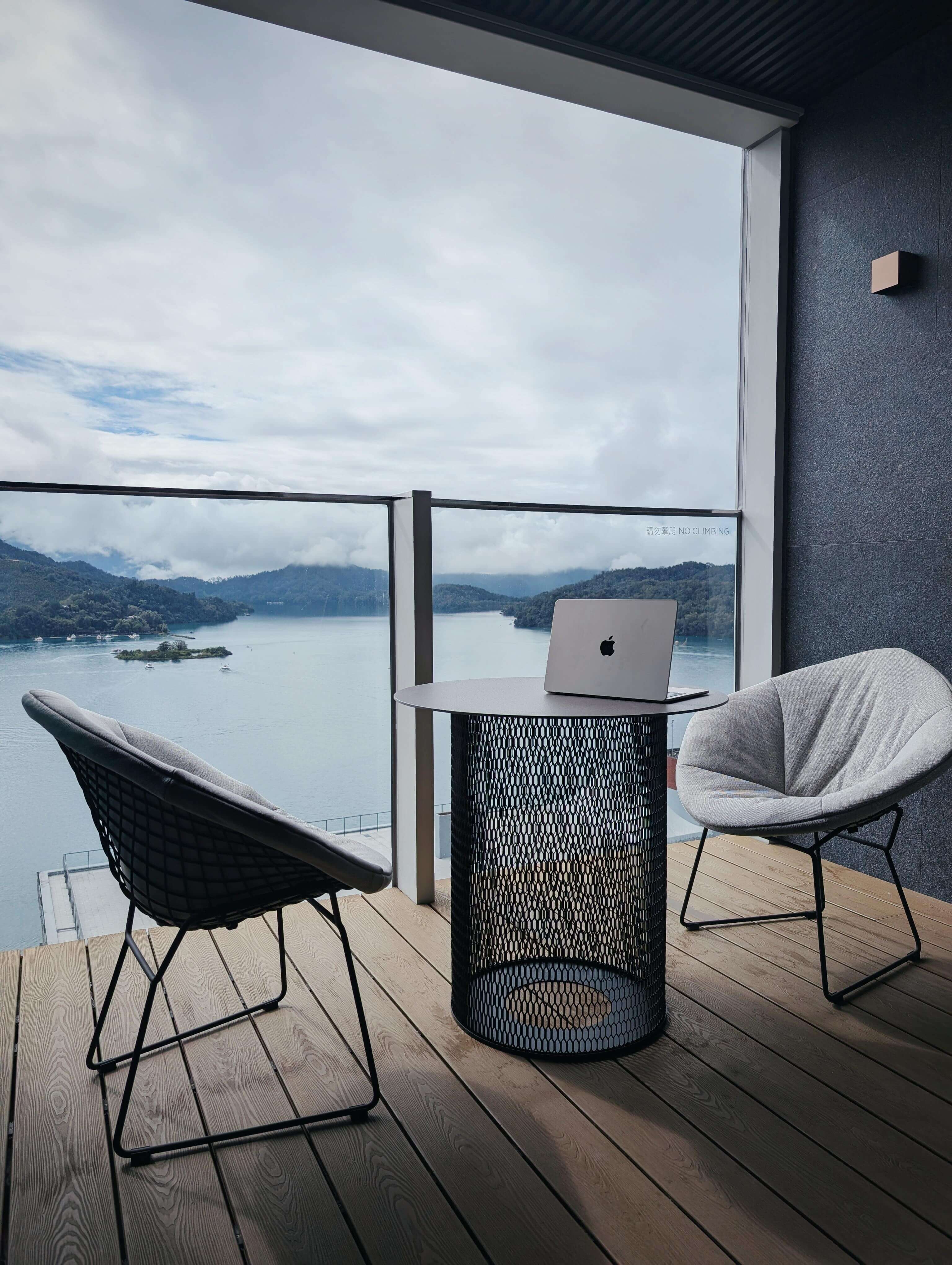 無論是高端商務旅客或休閒度假者，待在房間陽台能讓身心得到最完美的舒展。（攝影／高麗音）