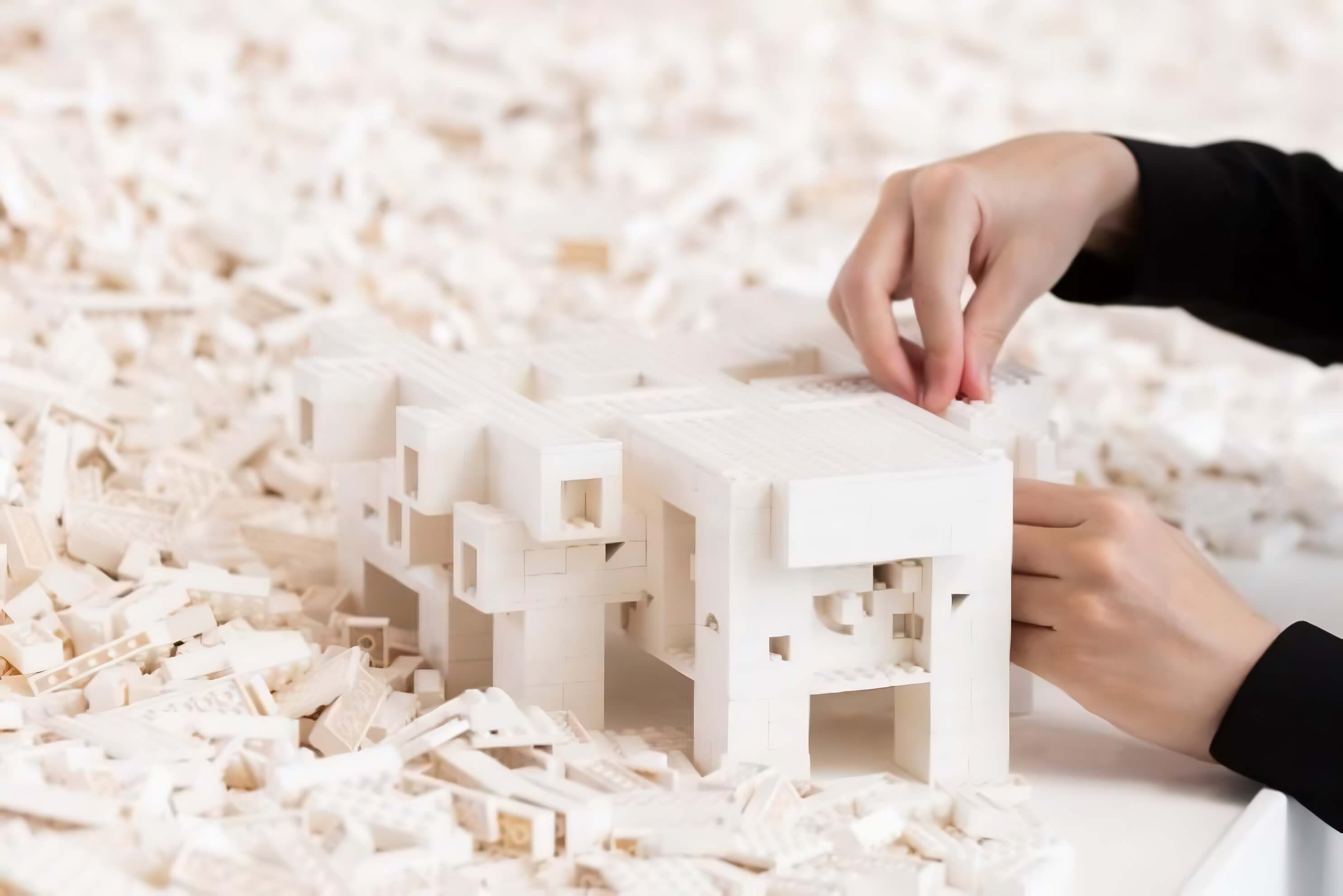 奧拉弗・埃利亞松，《立方結構的演化計畫》，2004。 圖片攝影／提供：臺北市立美術館，2025；布里斯本 昆士蘭美術館與現代藝術館典藏。© 2004  奧拉弗・ 埃利亞松