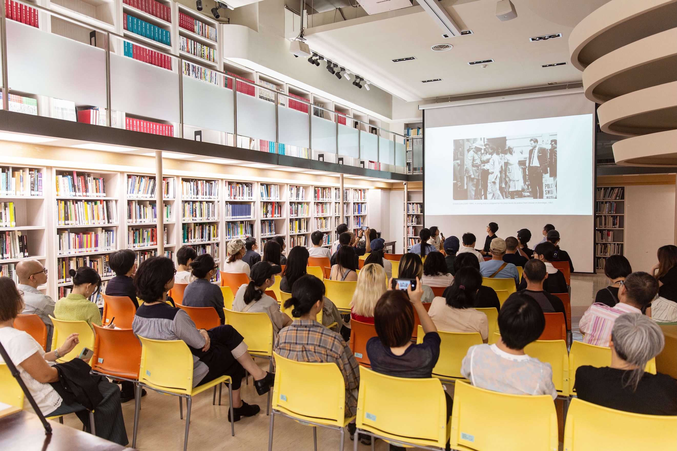 TFAM William Kentridge Exhibition - Thematic Forum／北美館威廉_肯特里奇展-專題座談。圖片提供／Department of Cultural Affairs, Taipei City Government