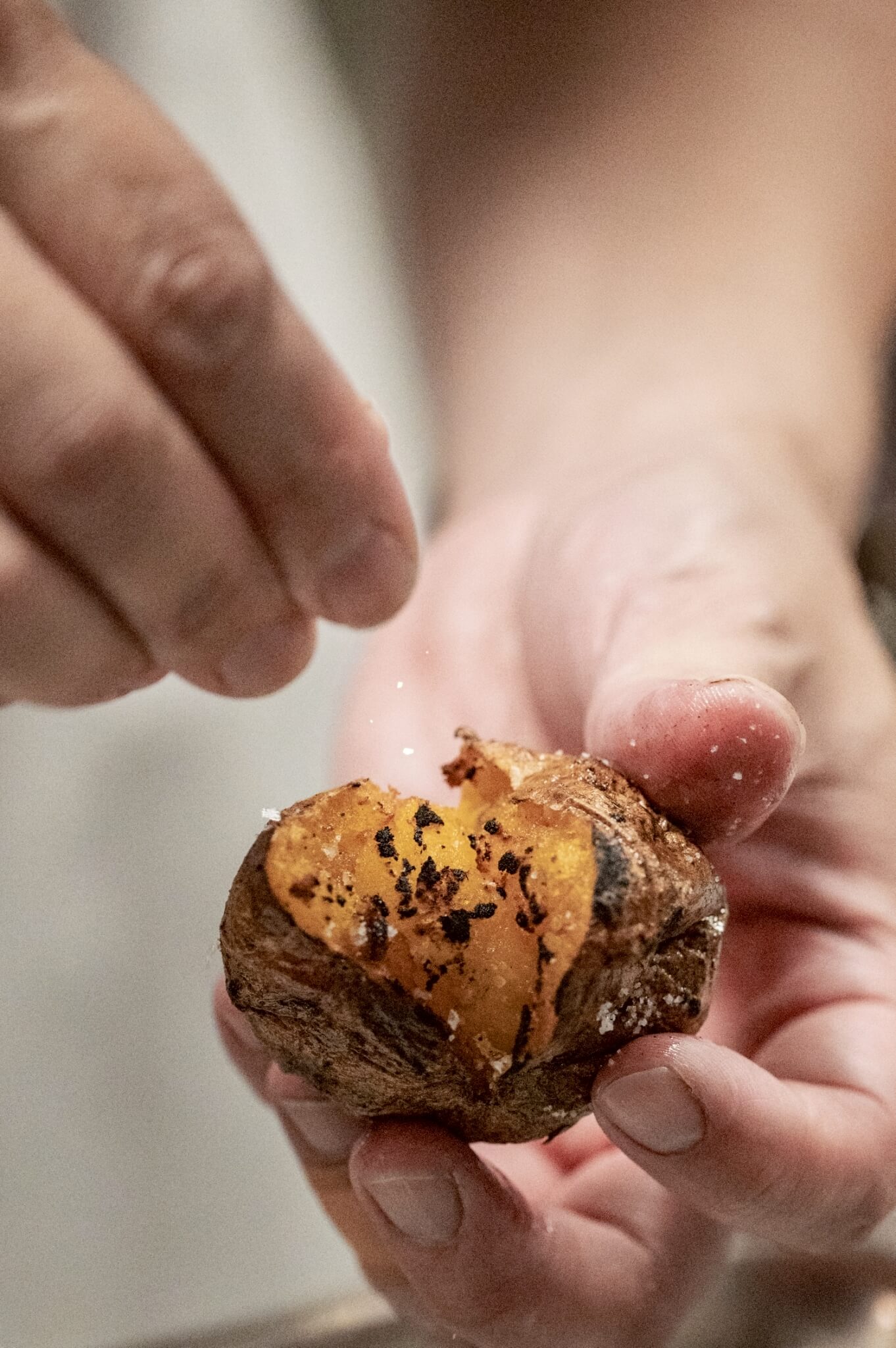 「土壤 馬鈴薯」的烹調過程。圖片提供 Li.nu