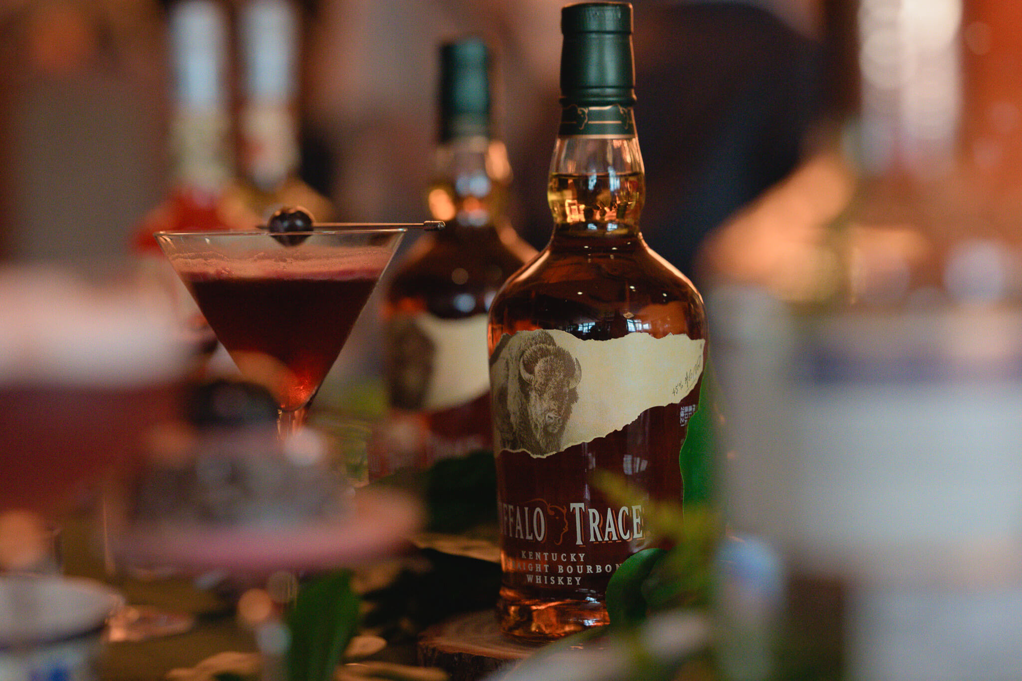 野牛仙蹤酒廠是美國最具歷史的波本酒廠之一，擁有超過兩百年的釀酒傳統。