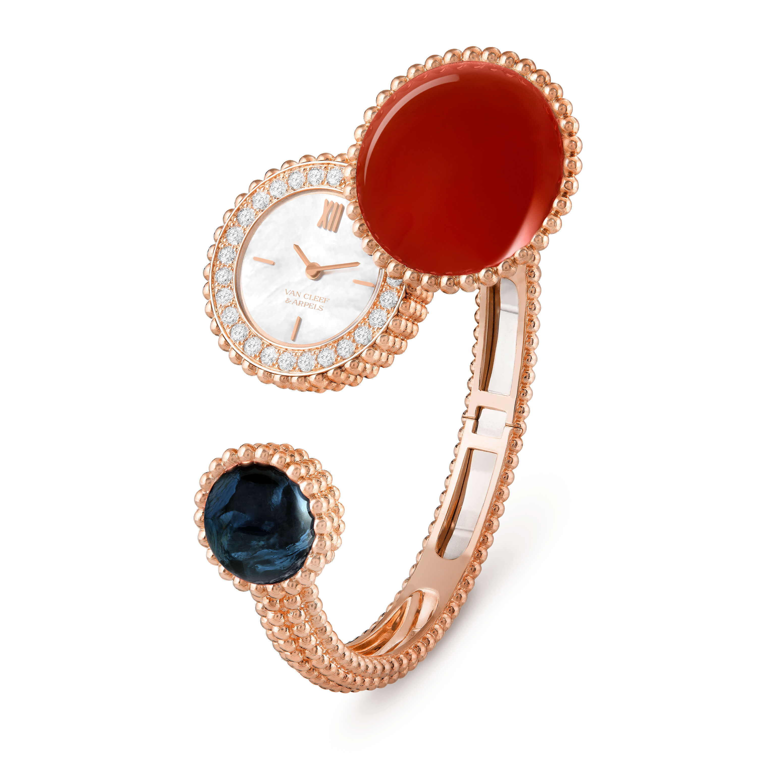 Perlée Secret腕錶，設計綴以金珠與寶石，呈現工藝之美。