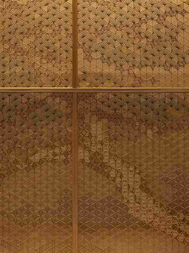 主大廳名為「甲府亭殿」的組子藝術作品，展現傳統與現代並存的美學饗宴。