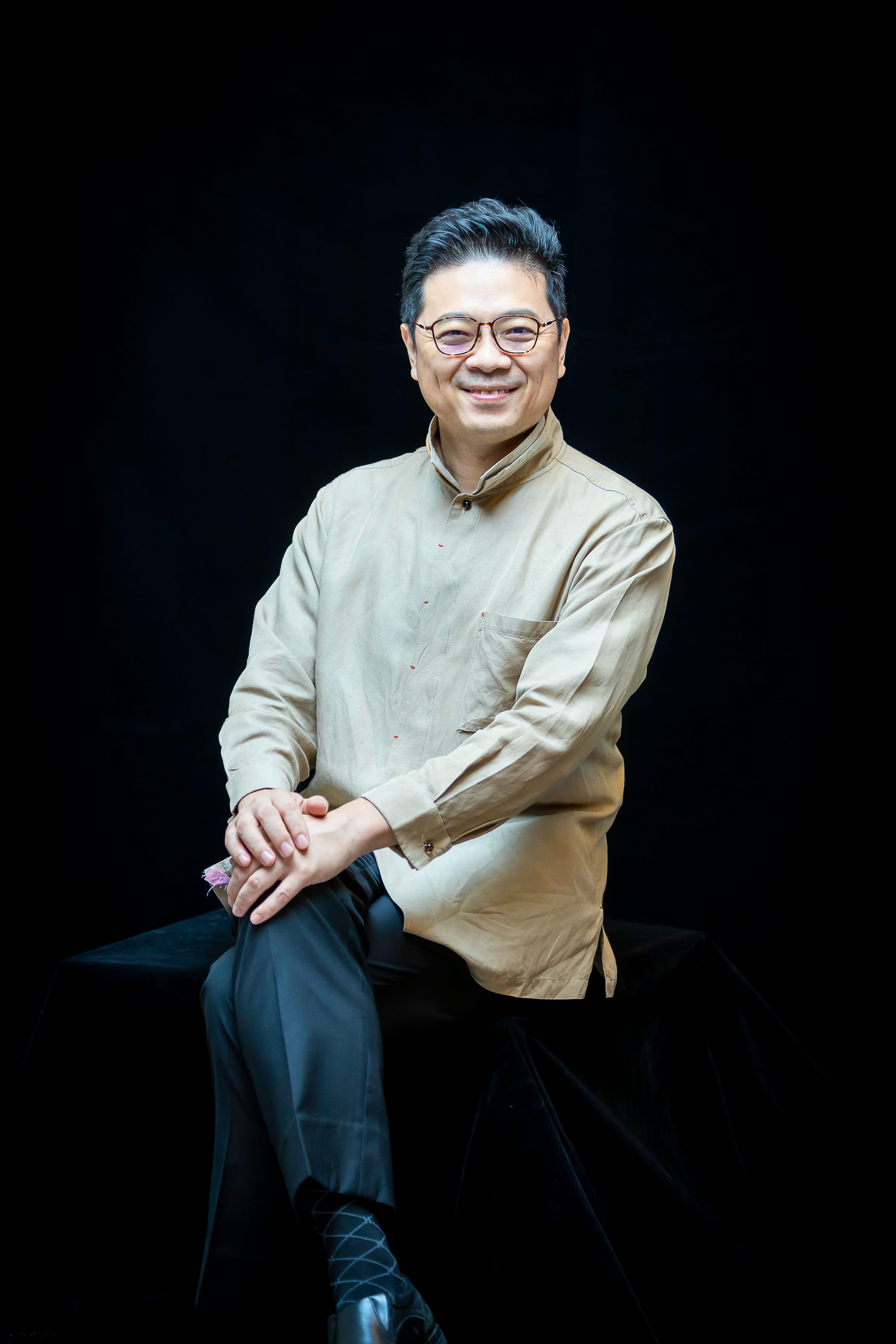 灣聲樂團音樂總監、指揮 李哲藝