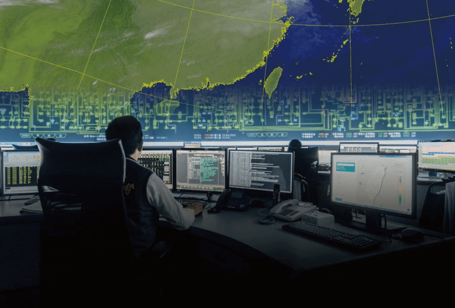 台電中央調度室掌握全臺最即時的電力資訊。（照片提供：台電）