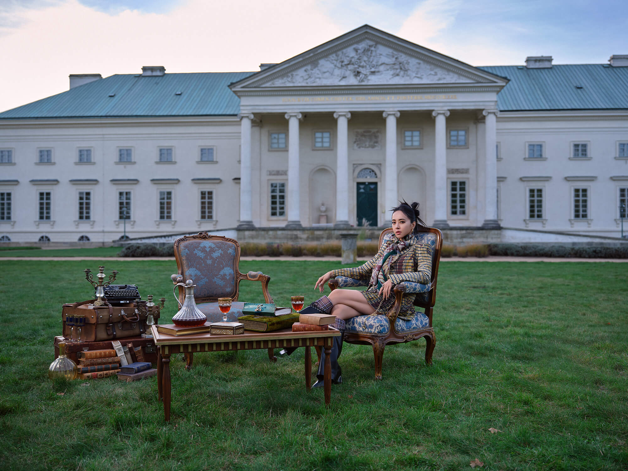 布拉格保留下大量中世紀和巴洛克式建築，好似一座活生生的、呼吸著的露天博物館。