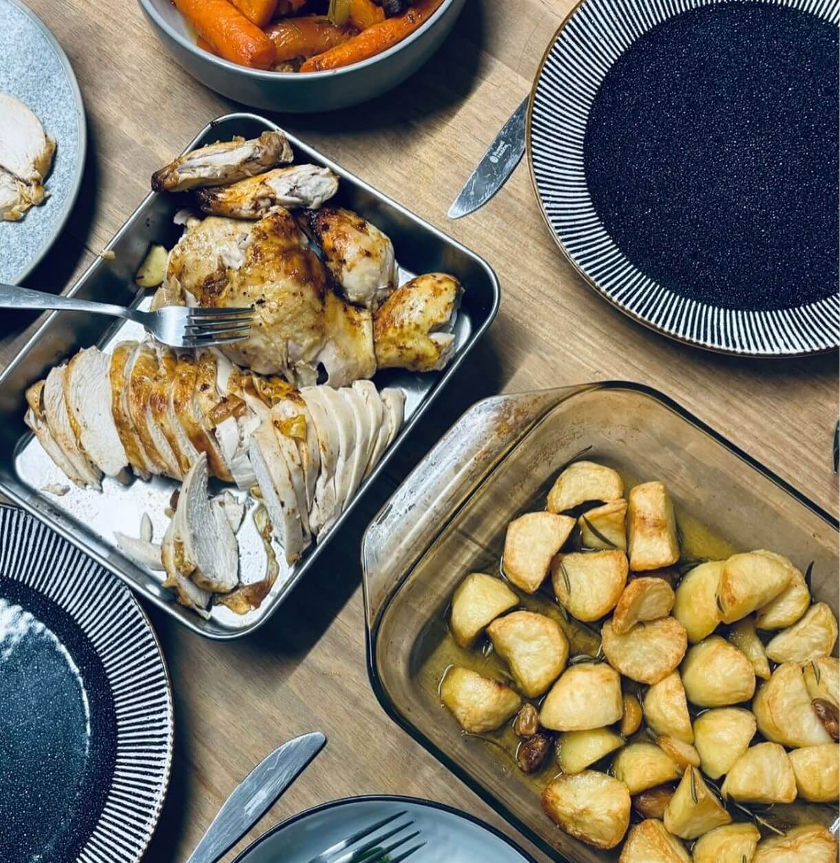 The Antlers Bakehouse and Bar白天是麵包店/咖啡館，晚上則變身為葡萄酒/雞尾酒吧。