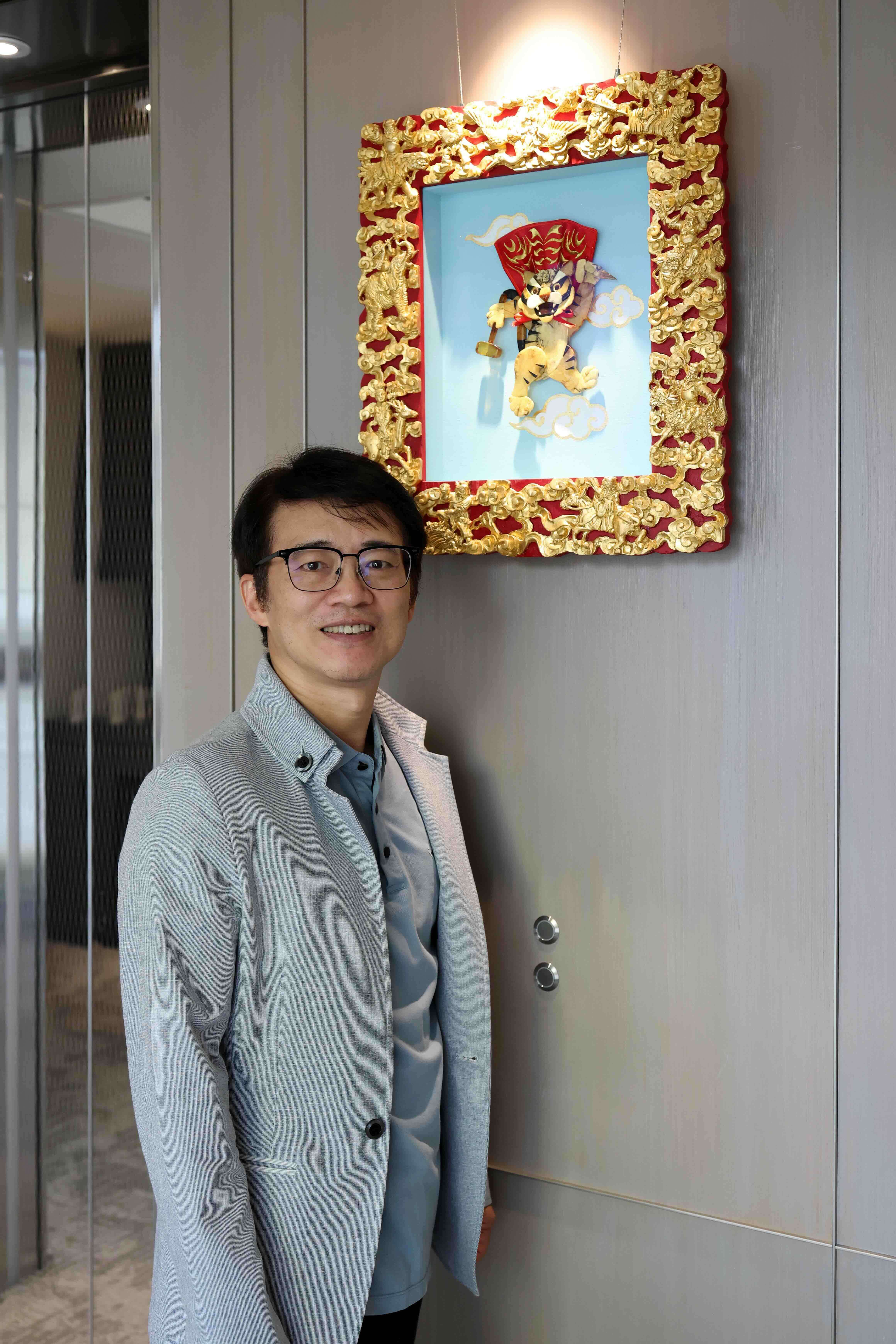 琥珀藝術家 黃憶人 Amber Boy