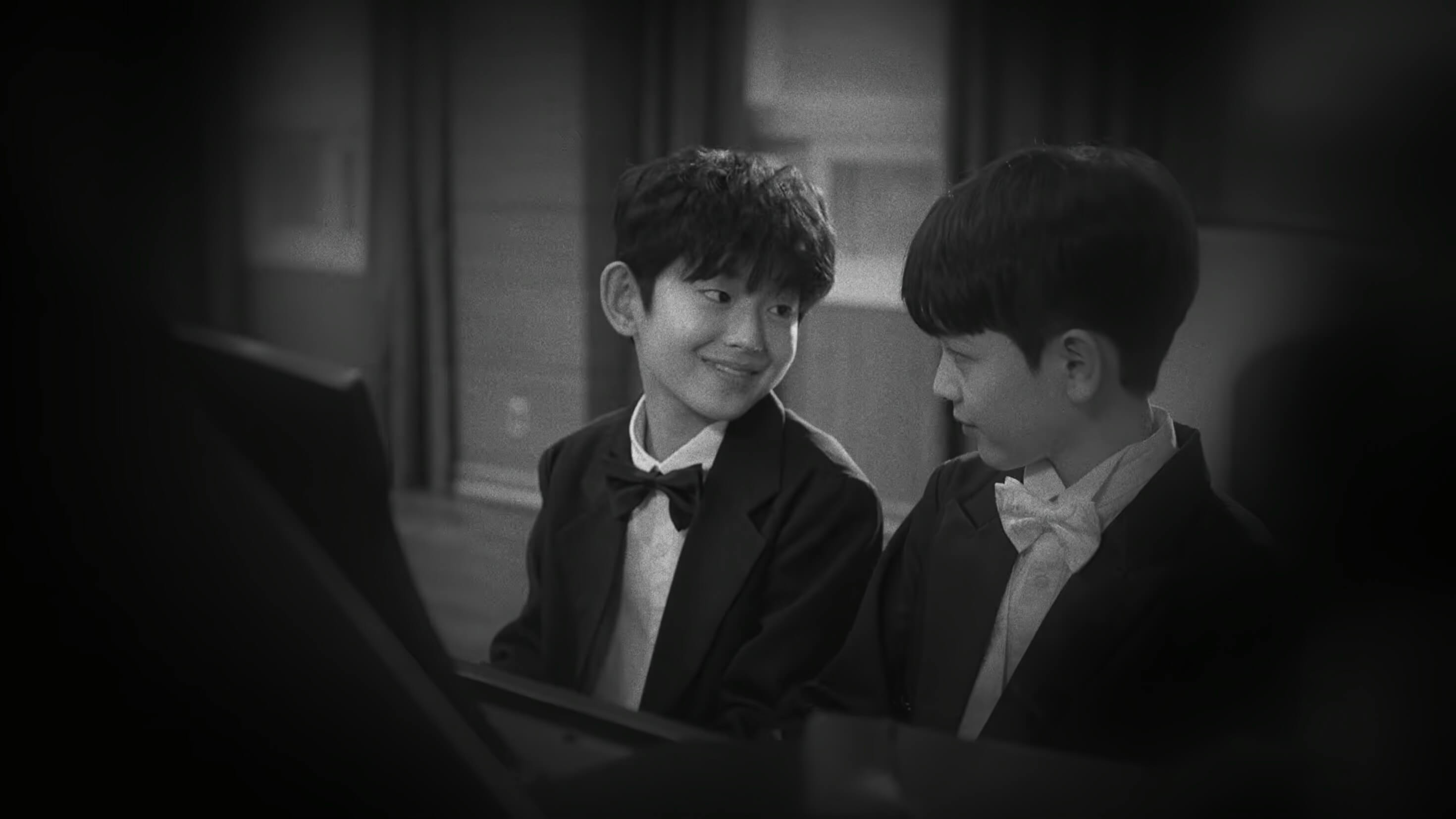 在童年時相知相遇的姜飛悟與崔正瑤。圖片／Netflix