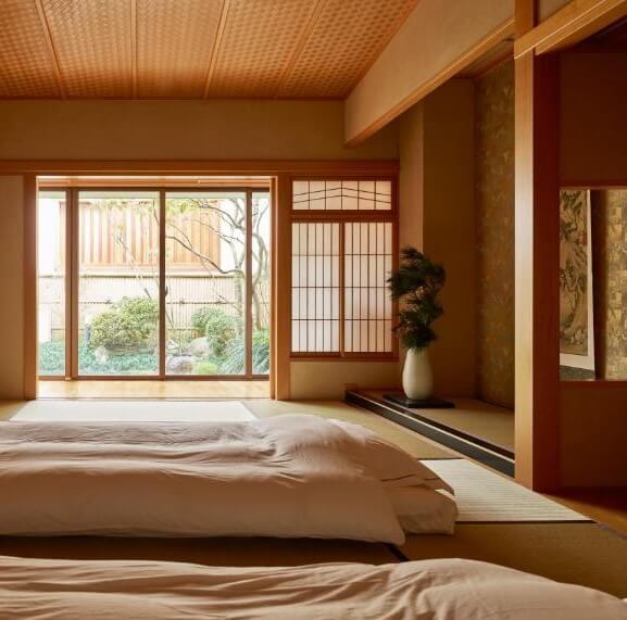 三二行館