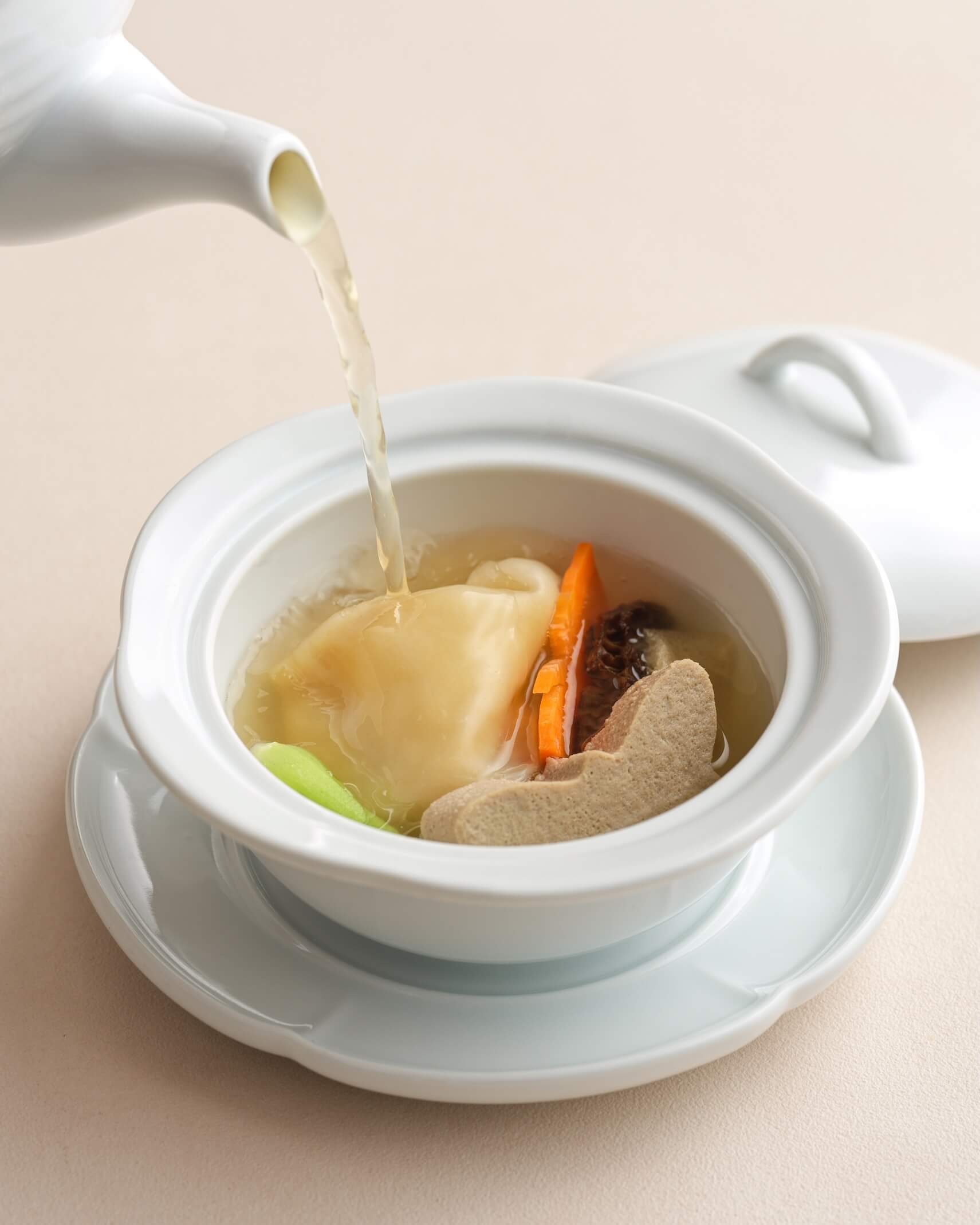 頭湯・香蓀花膠肝膏湯。圖片提供／川雅