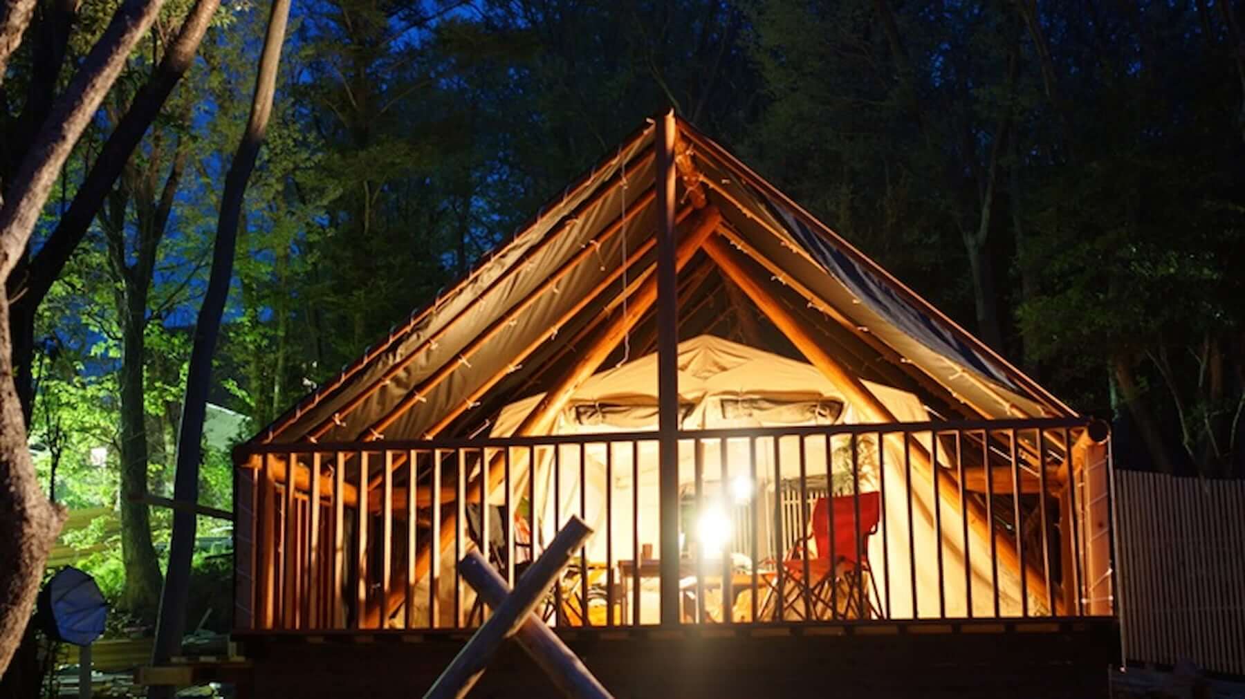 「Mahina 豪華露營水療村莊」帳蓬式小屋與自然環境融合。（圖／樂天旅遊）