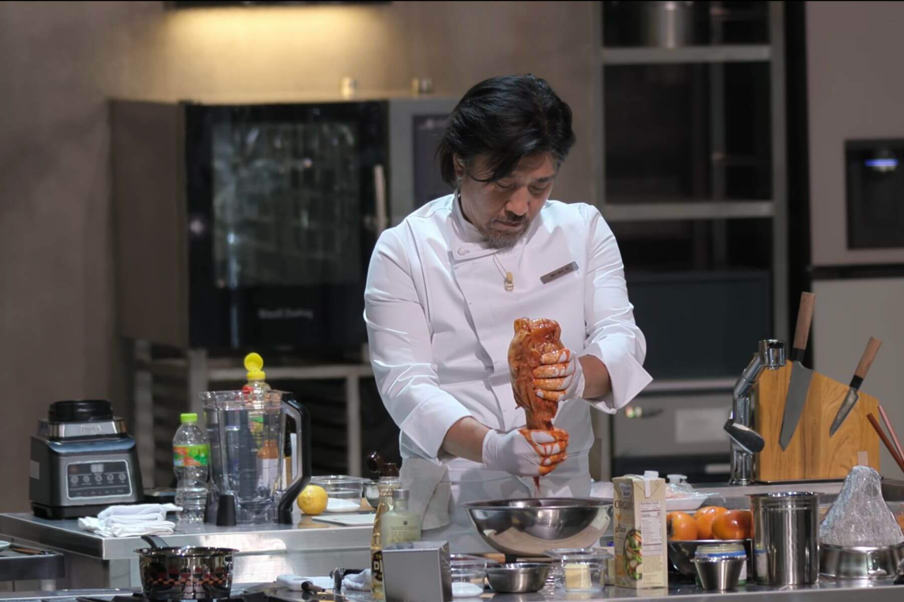 美國韓裔廚神愛德華李（Edward Lee）驚喜現身。（圖/Netflix）