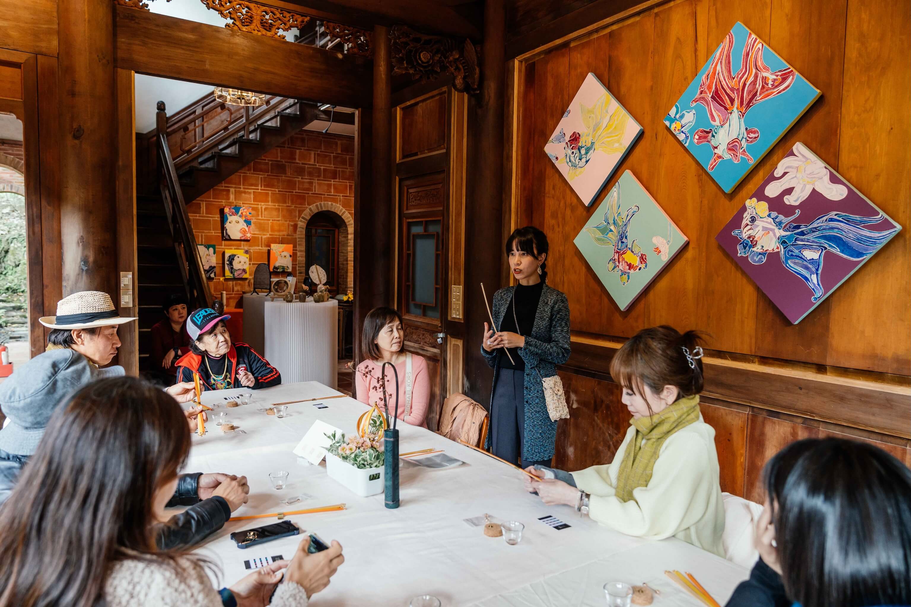 李雅靖對材質「本真」的執著，與 The One 追求自然純粹，不喜歡過度加工的理念契合。（攝影/林家賢）