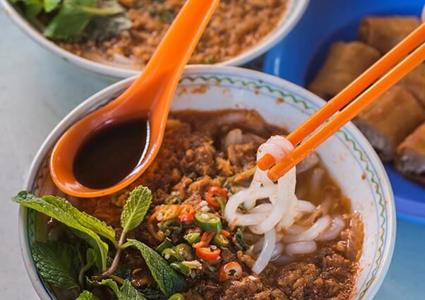 亞參叻沙以辛香料風味著稱,其風味蘊含著整個檳城的文化脈絡。