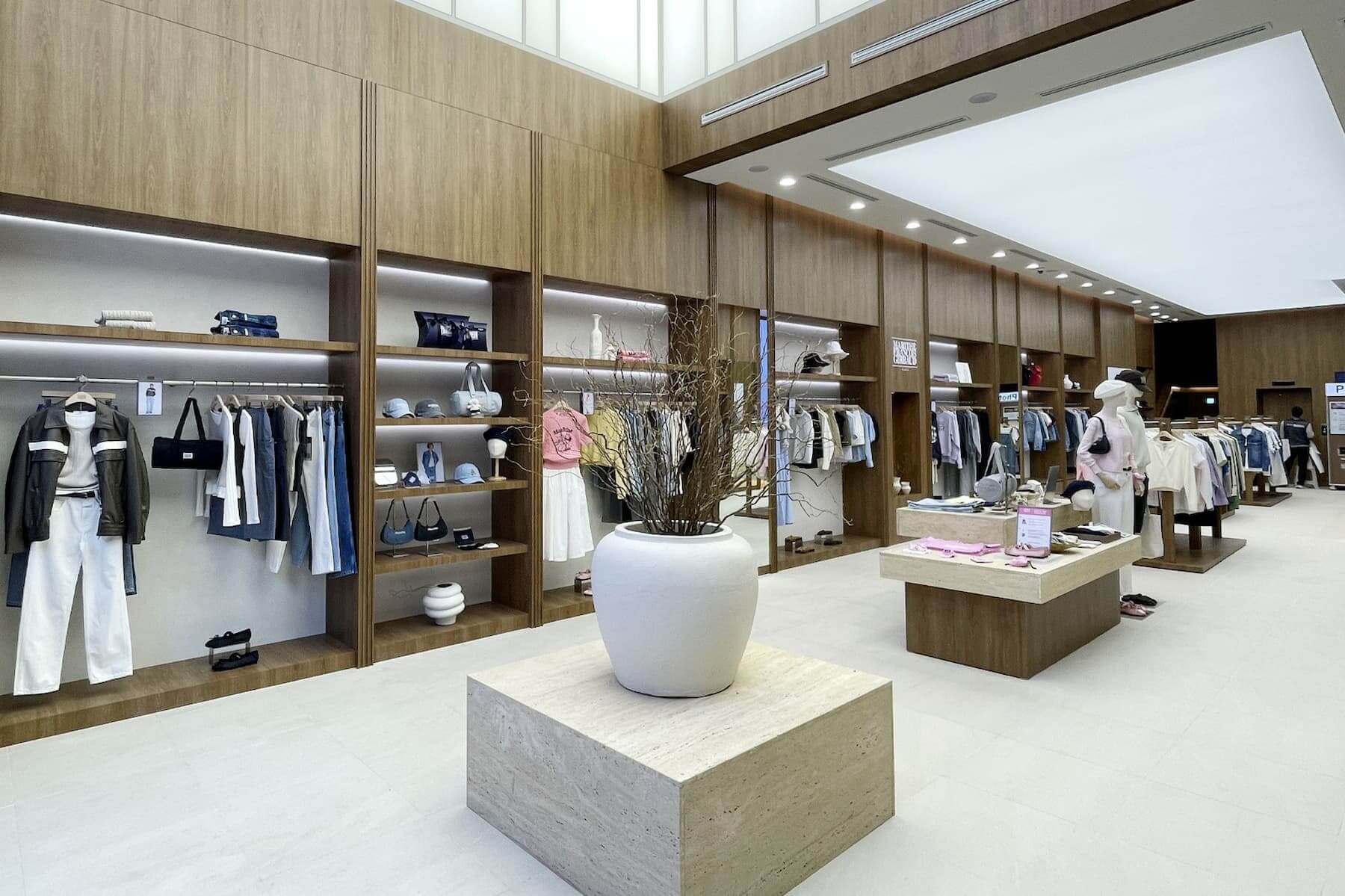 法國潮牌MARITHÉ FRANÇOIS GIRBAUD明洞旗艦店。(圖片來源/MARITHÉ官網)