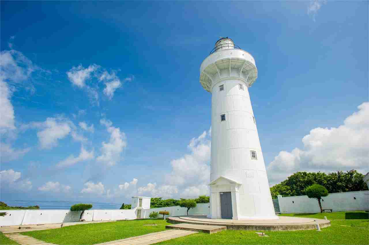 位於屏東縣墾丁國家公園的鵝鑾鼻燈塔最受網友矚目。（圖／交通部觀光署觀光資訊網）