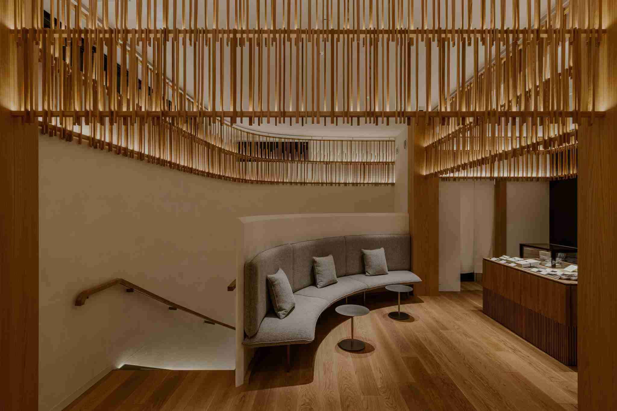 二樓展現工匠技藝的手工藝品，傳遞日本傳統文化的精髓。圖片來源｜Kengo Kuma and Associates (© Keishin Horikoshi/SS)