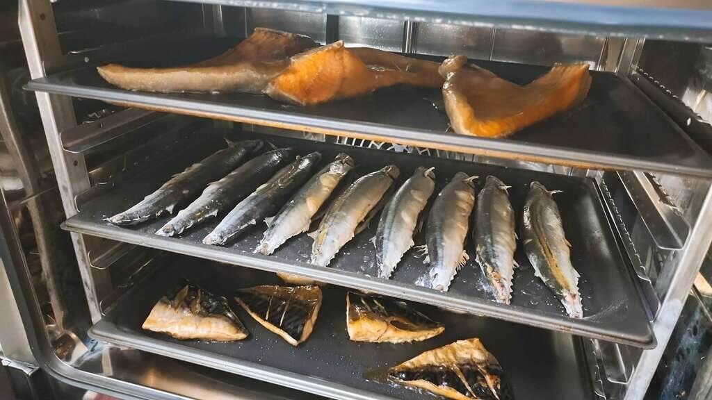詹記提供以魚料理為主的家常菜色，透過香煎、烘烤、燒煮等多樣料理方式呈現不同魚種風味。圖片來源｜詹記