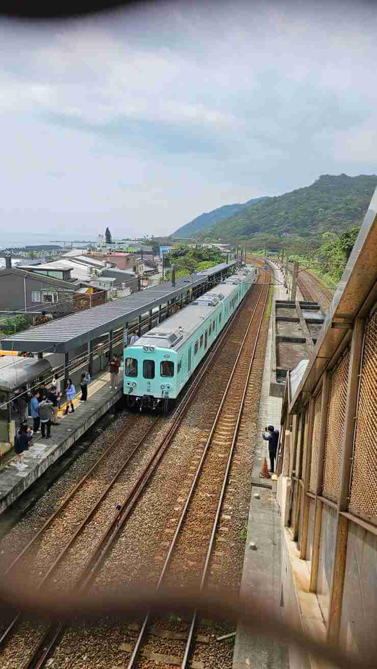 「海風號」觀光列車規劃南港至宜蘭的往返路線，沿途欣賞太平洋與龜山島風光。圖片來源｜許家禎