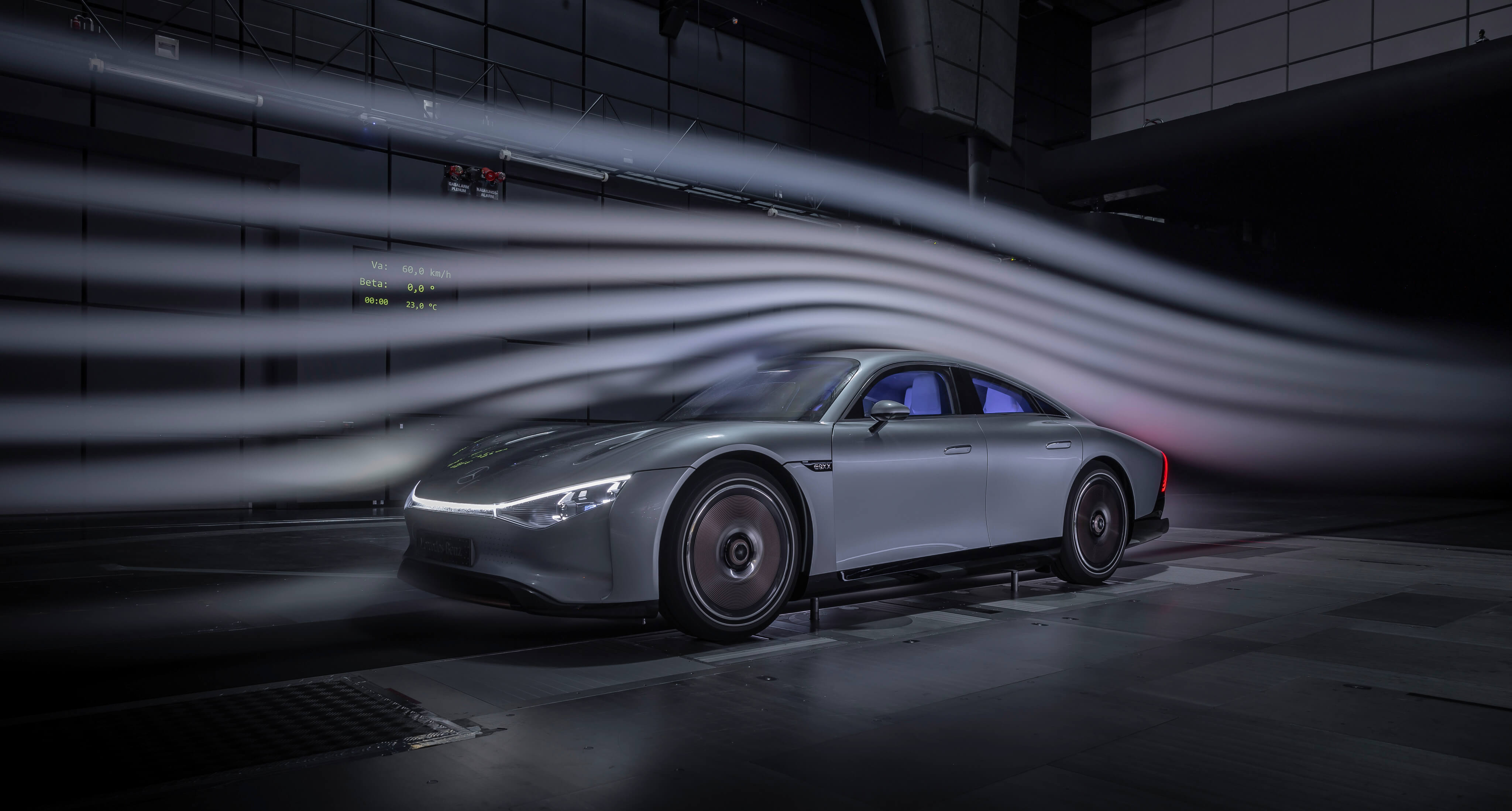 電動概念車 VISION EQXX 於2022年發表，已有單次充電後最高行駛里程超過1000公里的續航力。