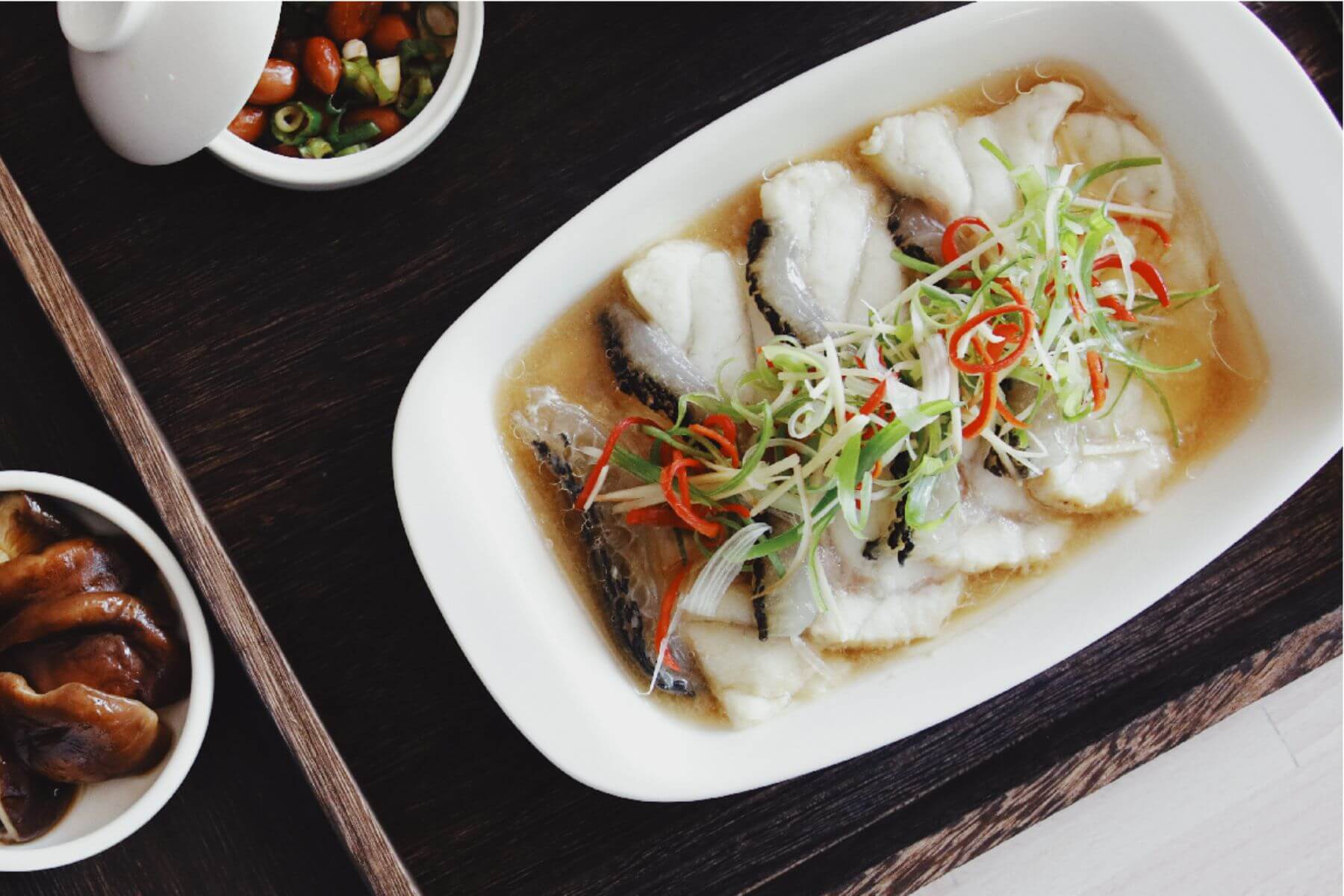 高雄市立美術館中三秌茶屋Tearoom Autumn人氣餐點清蒸龍膽石斑。（圖/三秌茶屋）