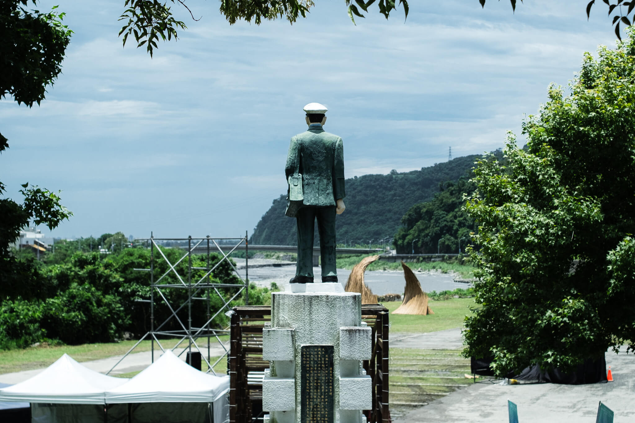 溫郵務士勇男殉職紀念碑