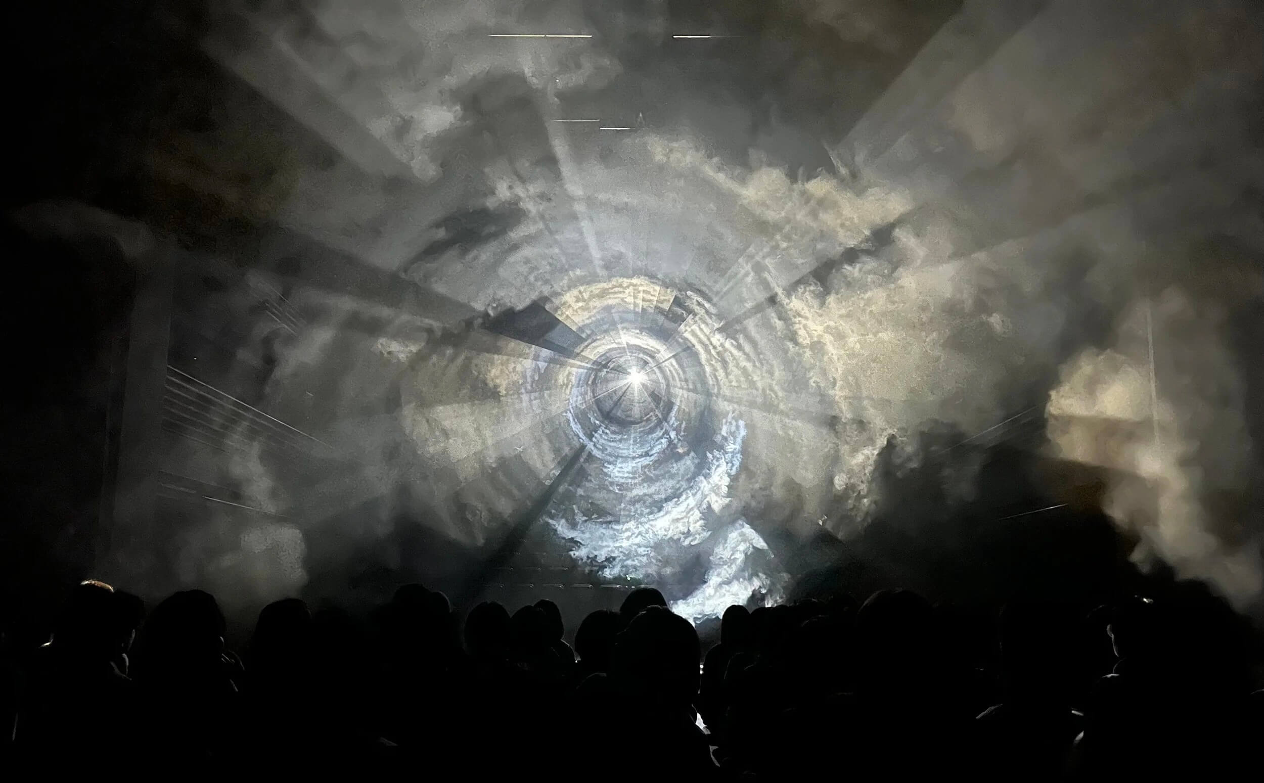 泰國新媒體藝術團隊 DuckUnit