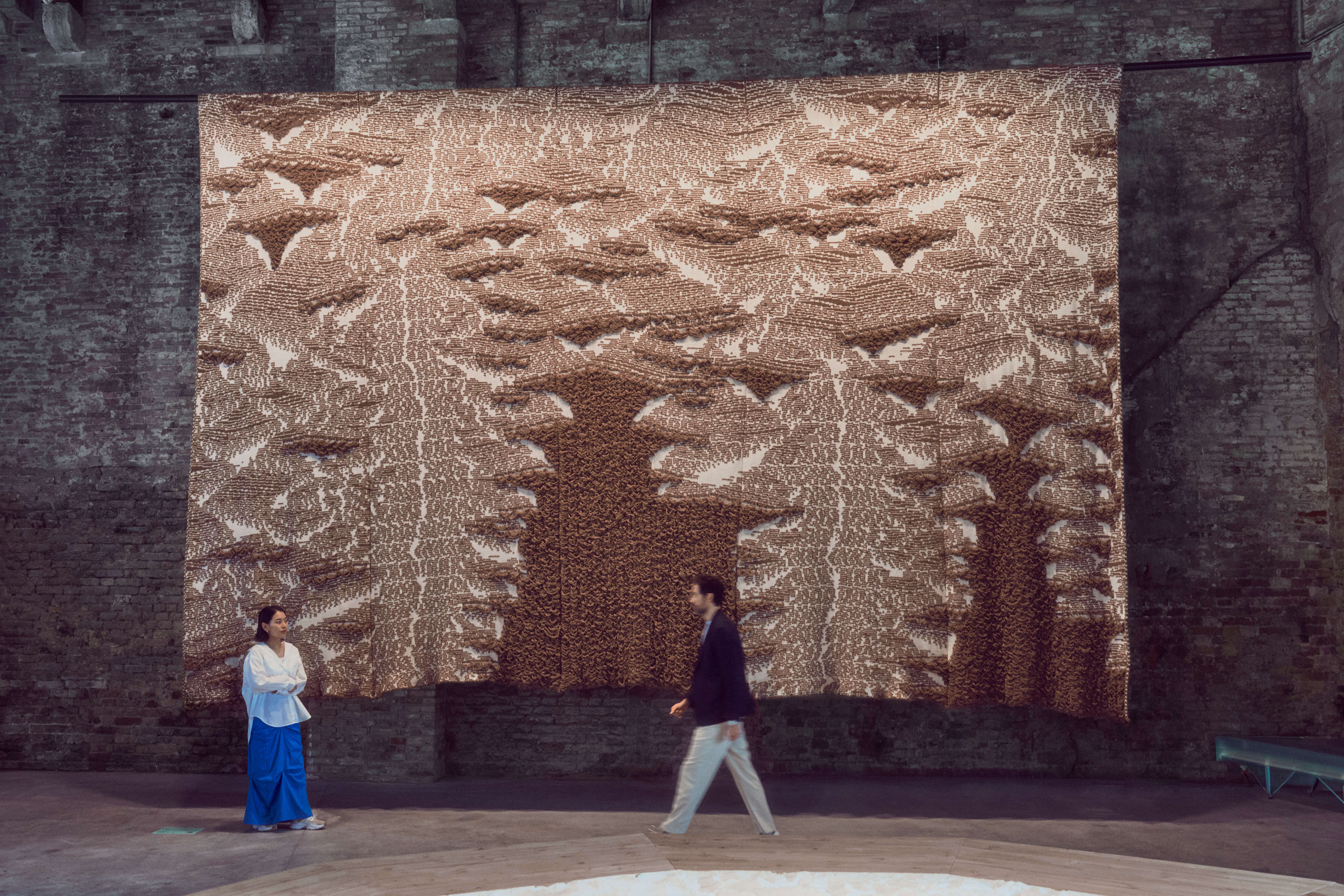 A.A. Murakami作品〈Sunsets in a Shell〉參與第61屆威尼斯藝術雙年展烏茲別克館 Photography by Federico Floriani. (A.A. Murakami 提供)