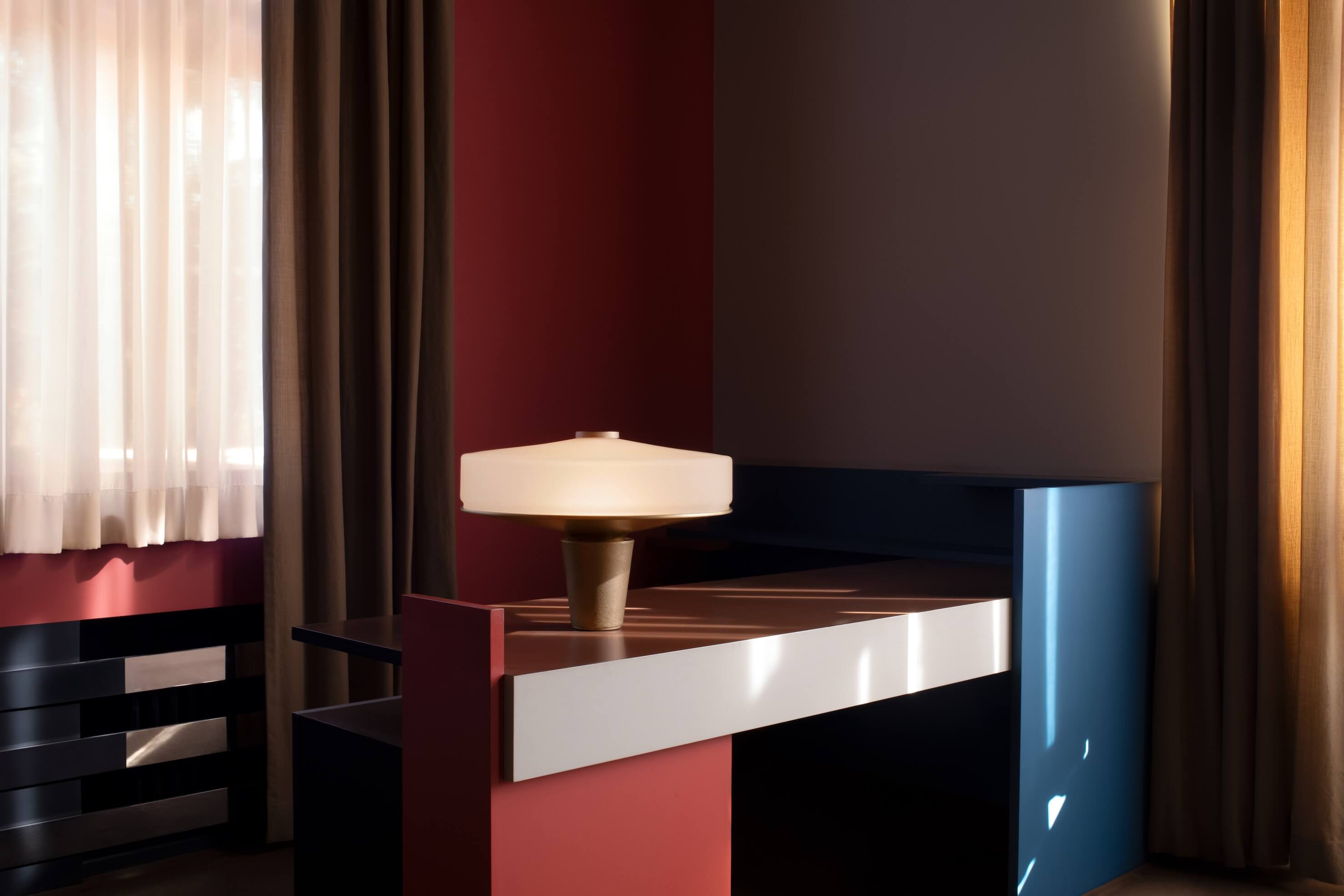 Aposē 系列：限量版桌燈作品