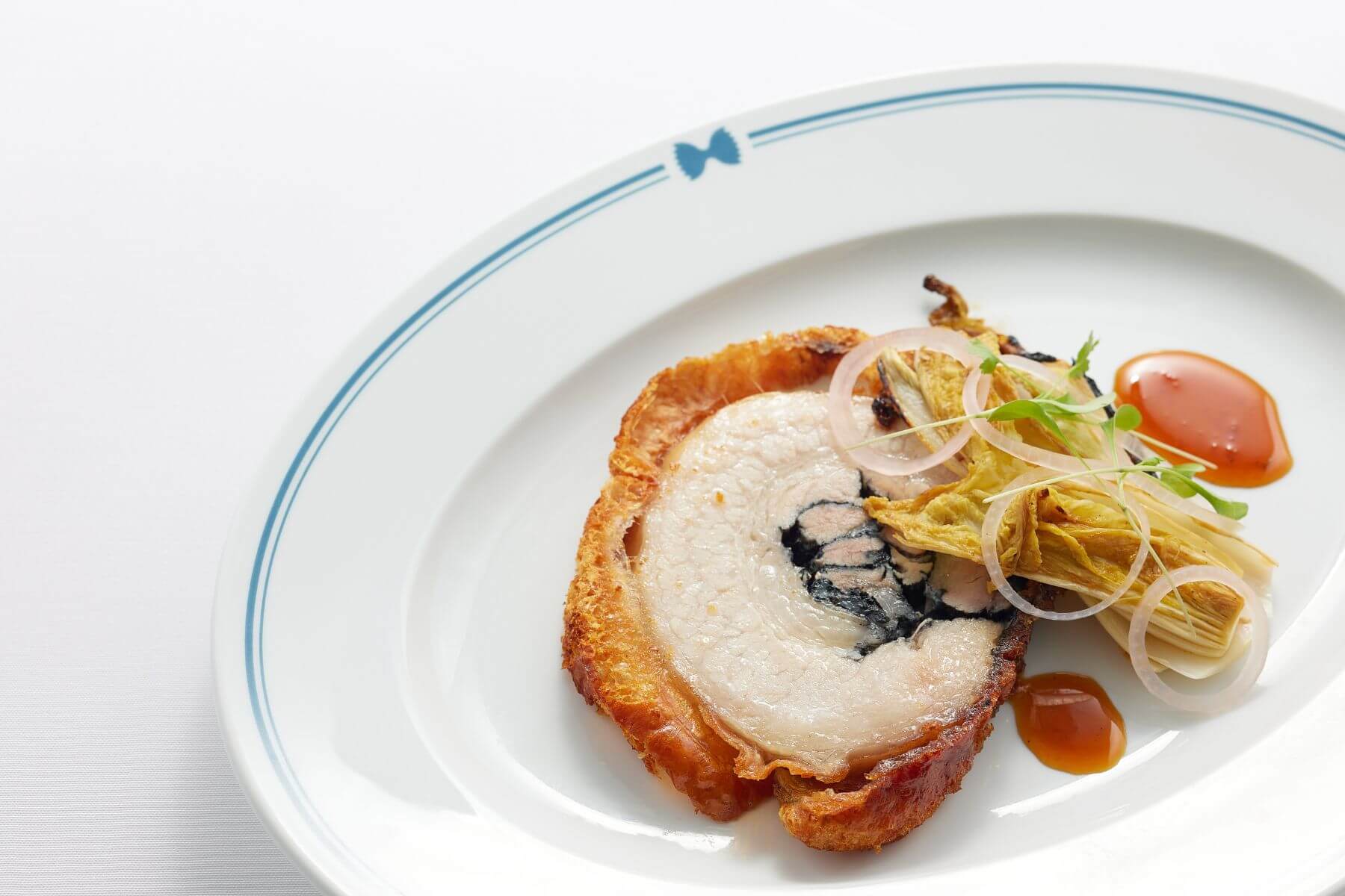 噶瑪蘭脆皮豬肉捲。