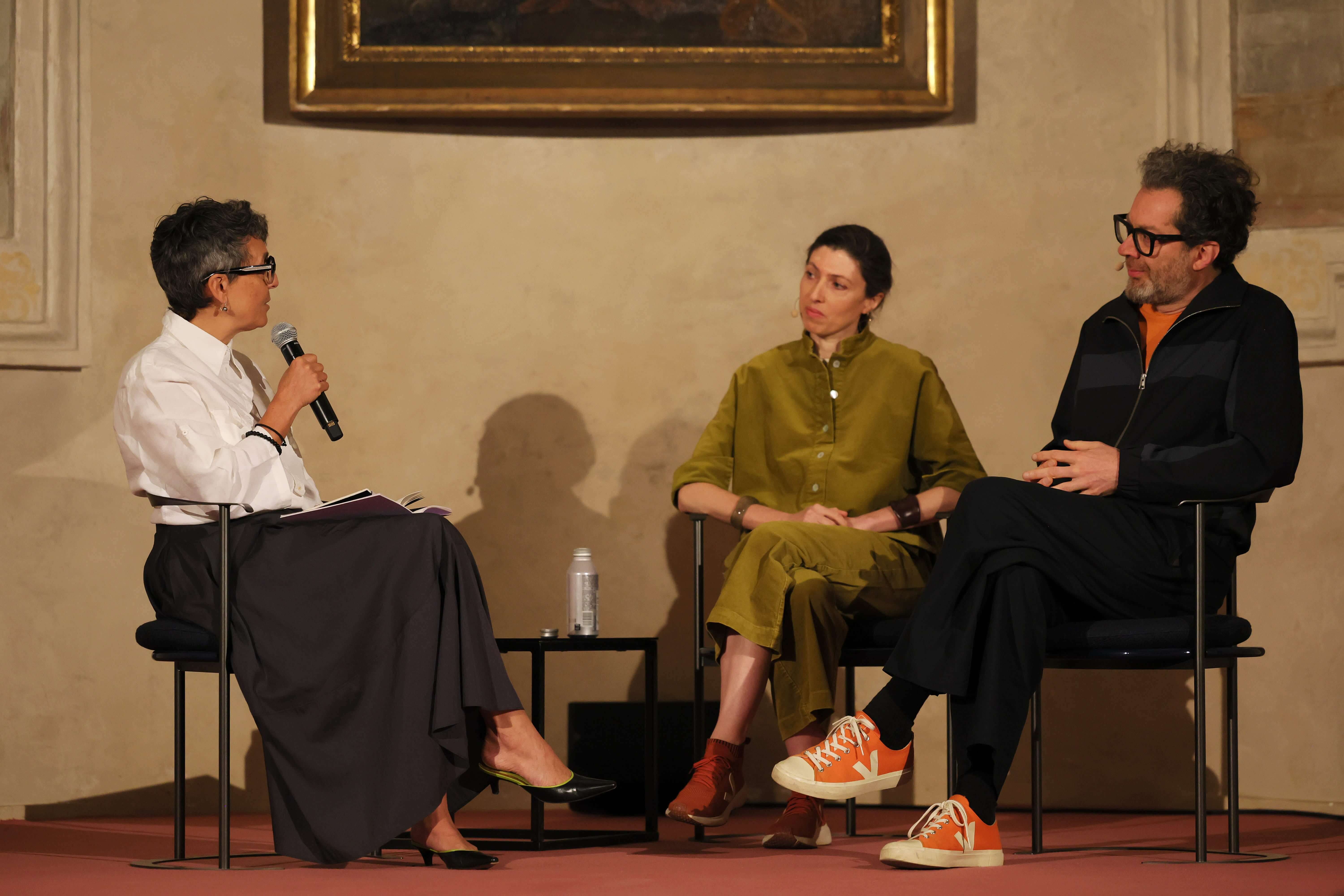 Barbara Casavecchia、Louise Lemoine與Ila Bêka於Prada Frames第一天的論壇上展開對談