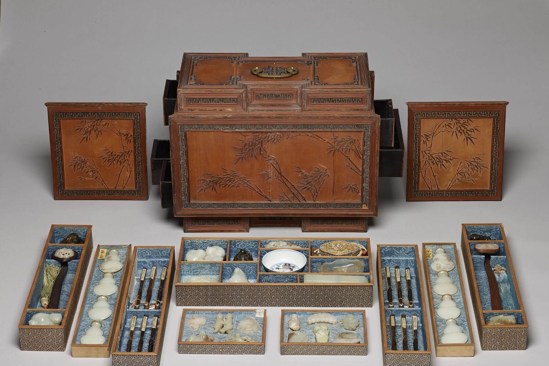 竹黃貼花百什件，清（1644–1911 年），國立故宮博物院