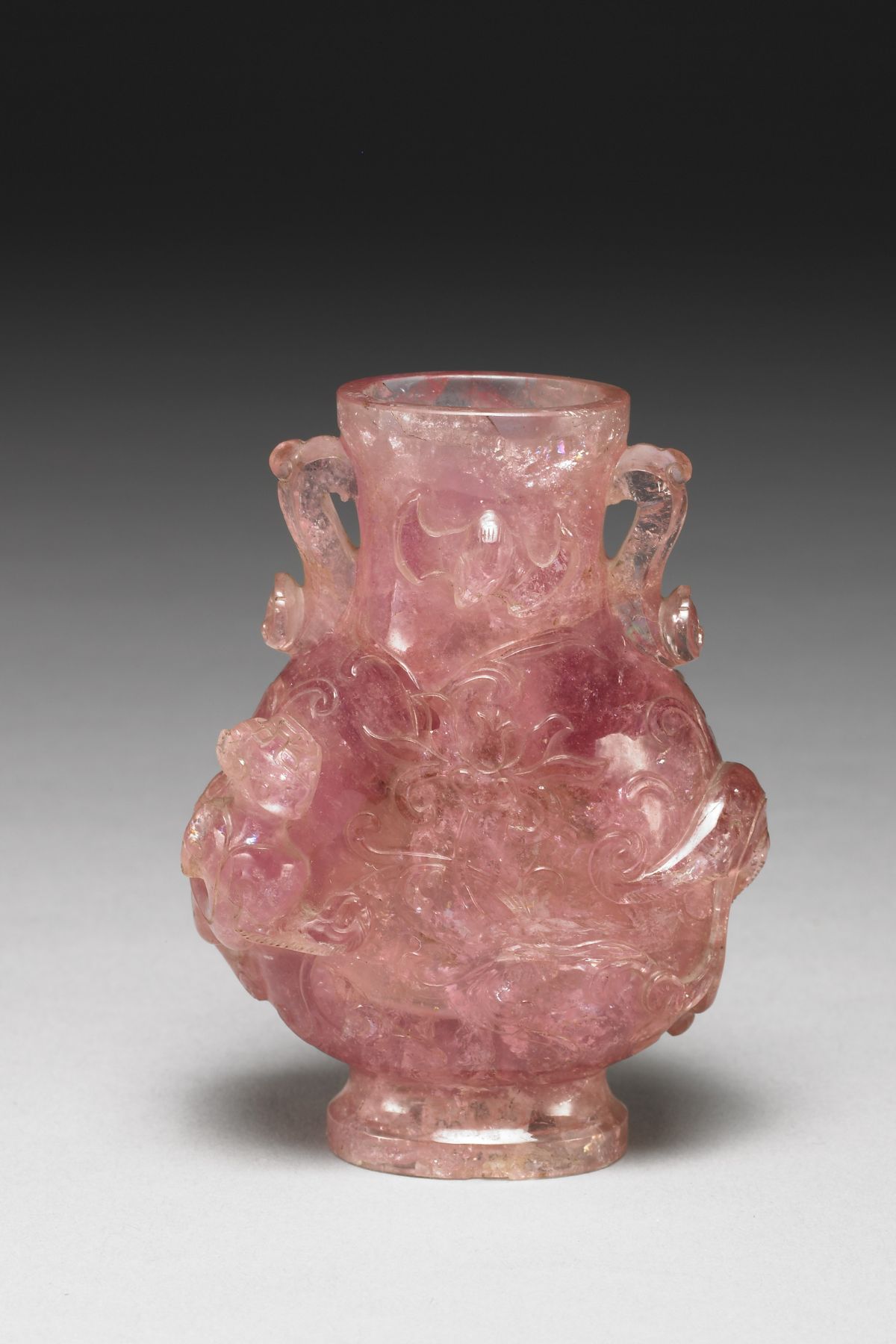 碧璽雙耳瓶，清（1644–1911 年），國立故宮博物院