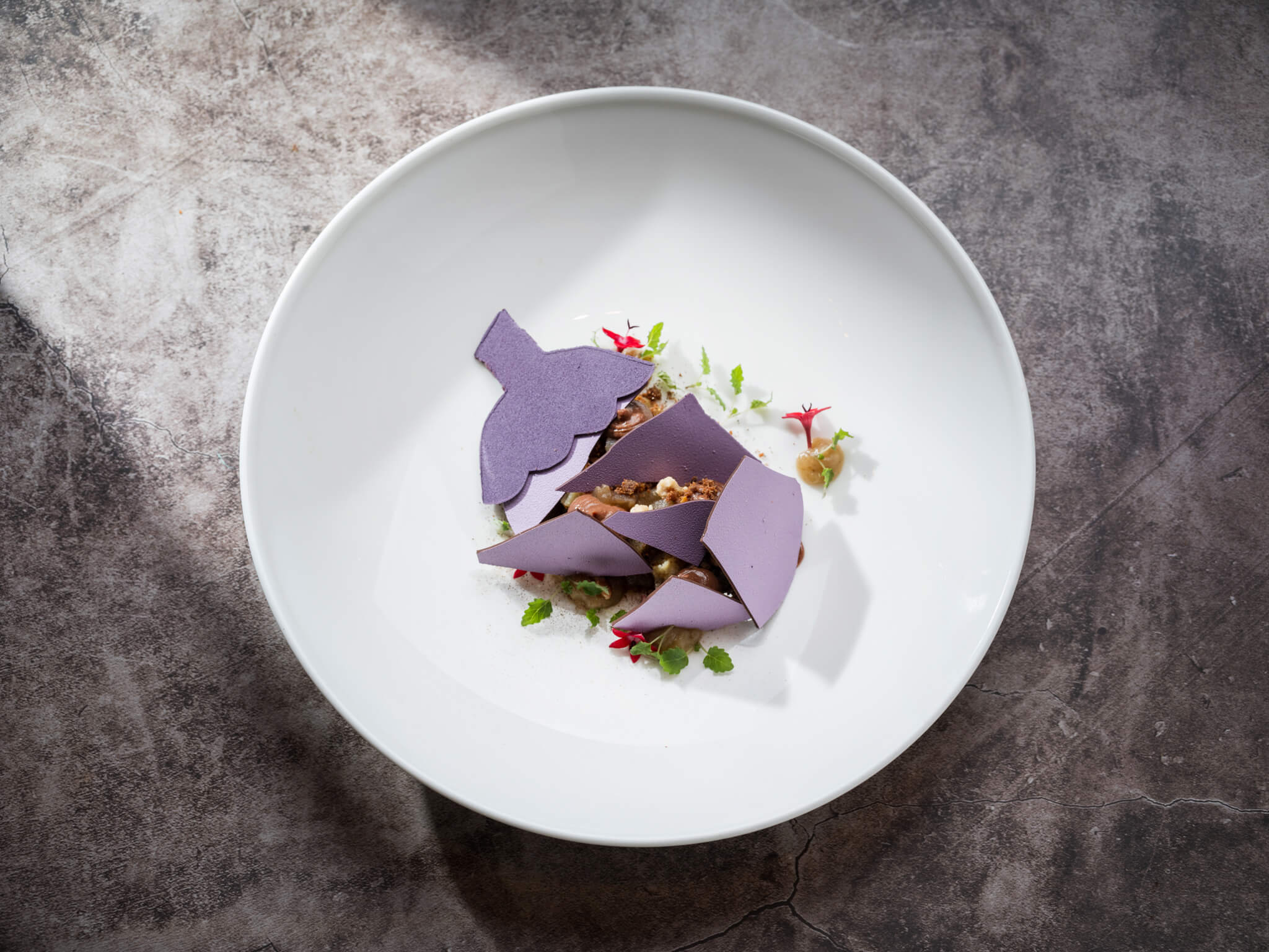 全新單點甜點「茄子、巧克力、松子、肉桂、海鹽焦糖、香橙干邑酒」