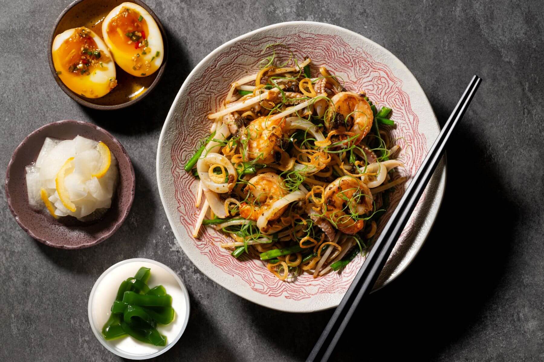 菜單中唯一一道乾麵「黑胡椒鮮蝦撈麵」。