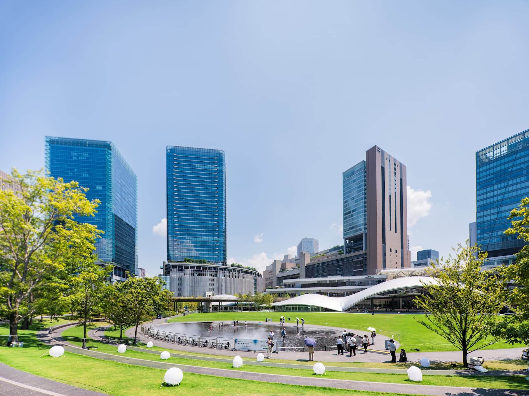 Grand Green Osaka」是大阪車站前城市開發計畫的一環，以公園為核心，打造融合自然與城市生活的空間。© Kiyoshi Nishioka （西岡潔）