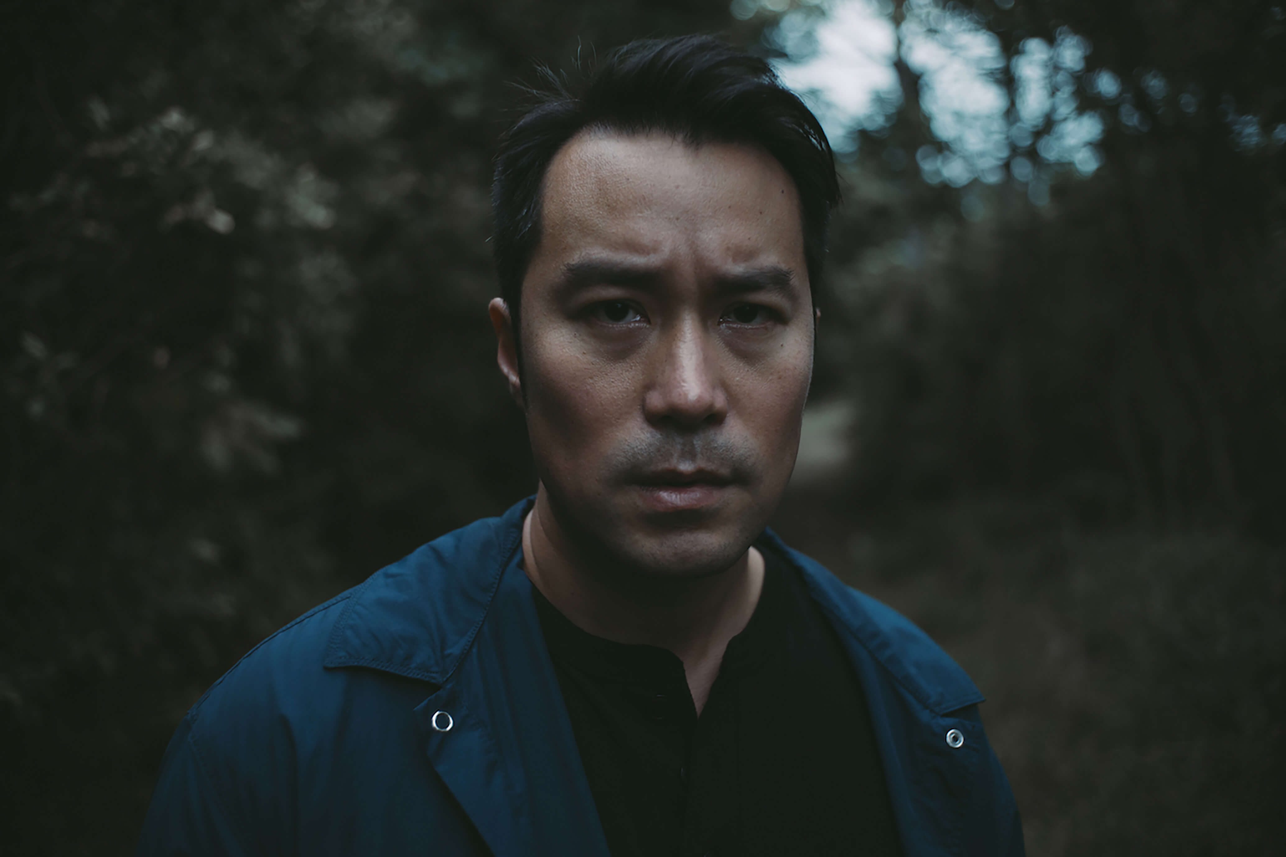 電影中，張孝全飾演外表堅毅、內心糾結的丈夫「諭明」，展現極致壓抑的精湛演技。（圖／風起娛樂提供）