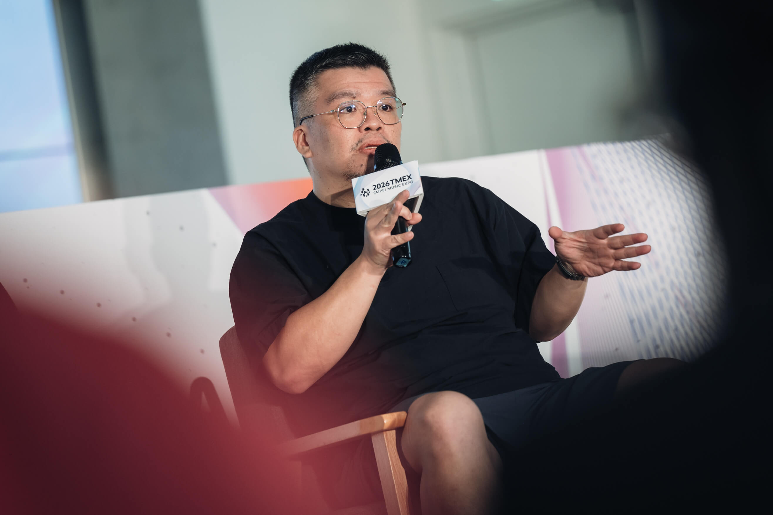 台灣嘻哈廠牌-顏社 KAO!INC. 主理人迪拉 Dela。