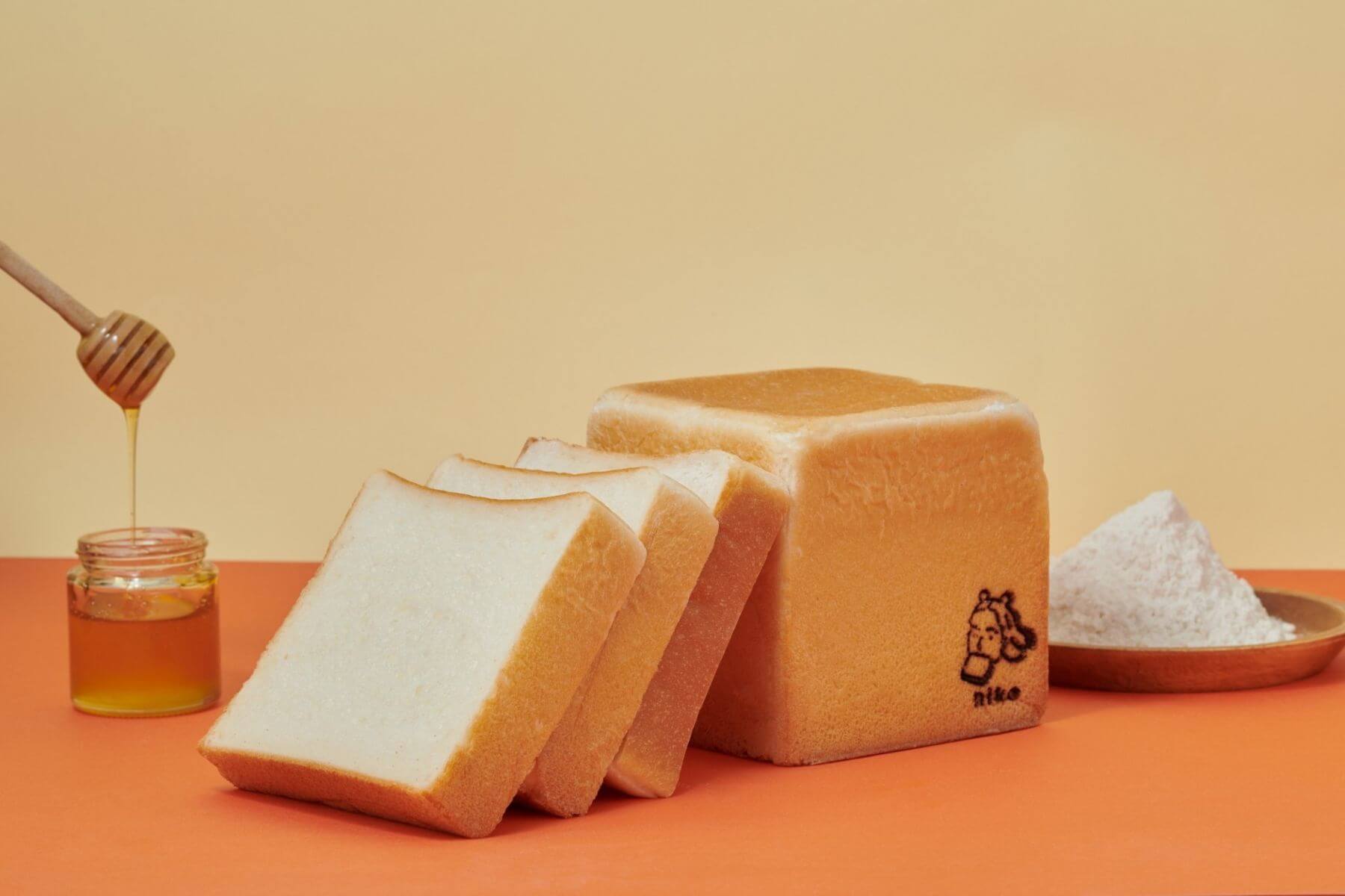 富錦樹旗下生吐司品牌「niko bakery」,5月17日至6月16日每周的五、六、日,在吉祥道一樓開設為期一個月的快閃店。