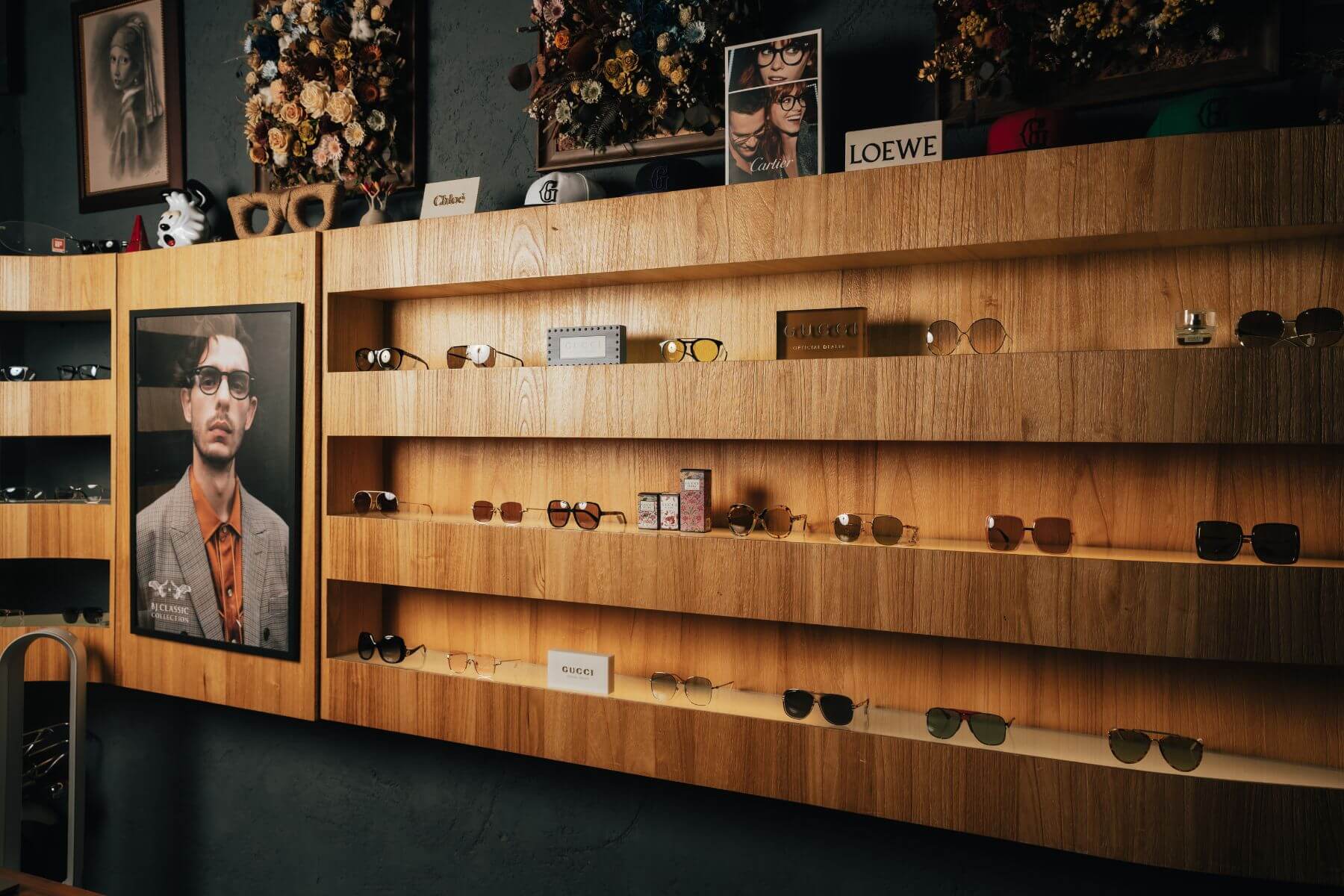 久必大眼鏡行有近200種品牌商品可供客人挑選。