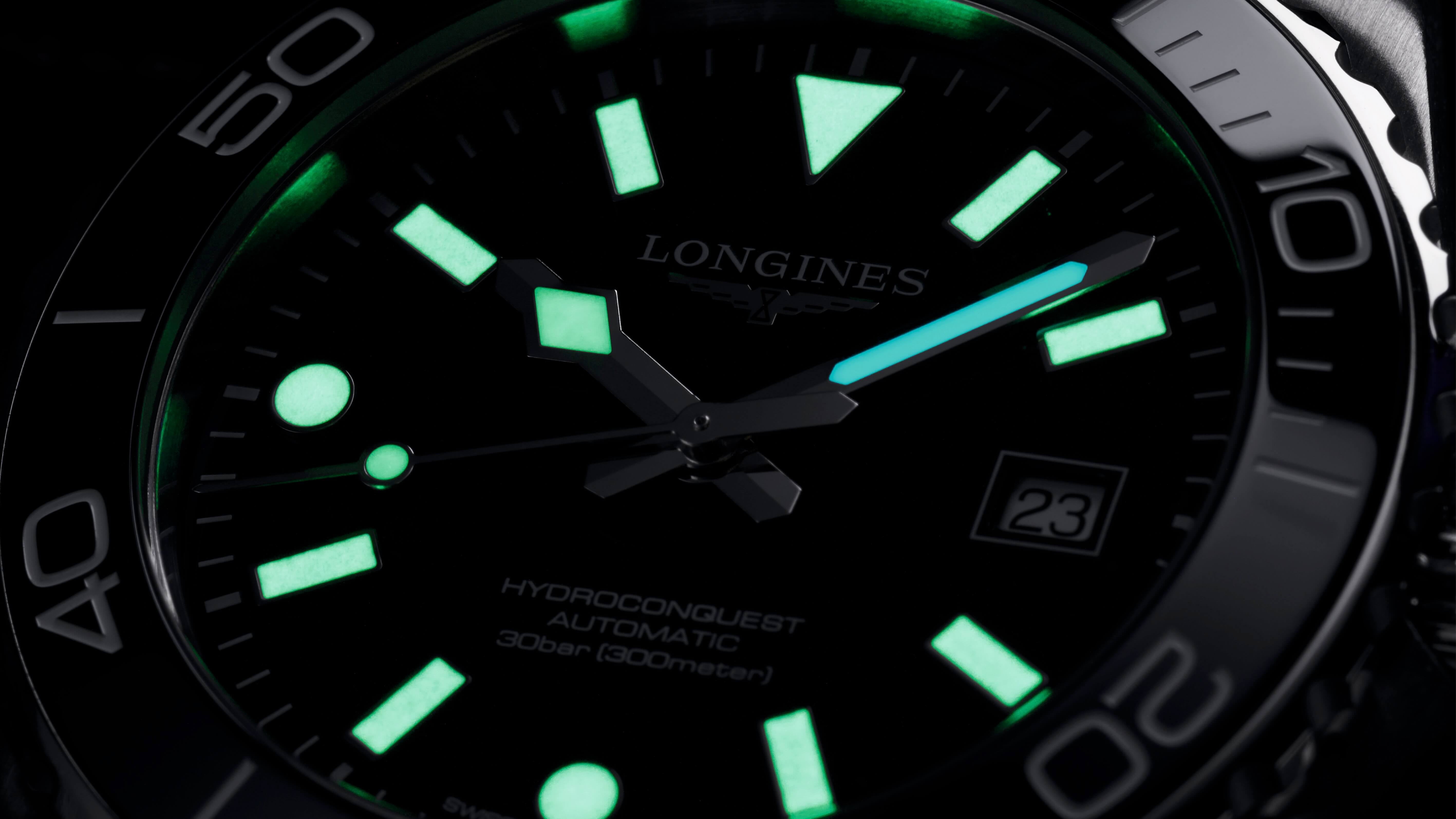 深海征服者系列在低光環境中仍清晰可辨