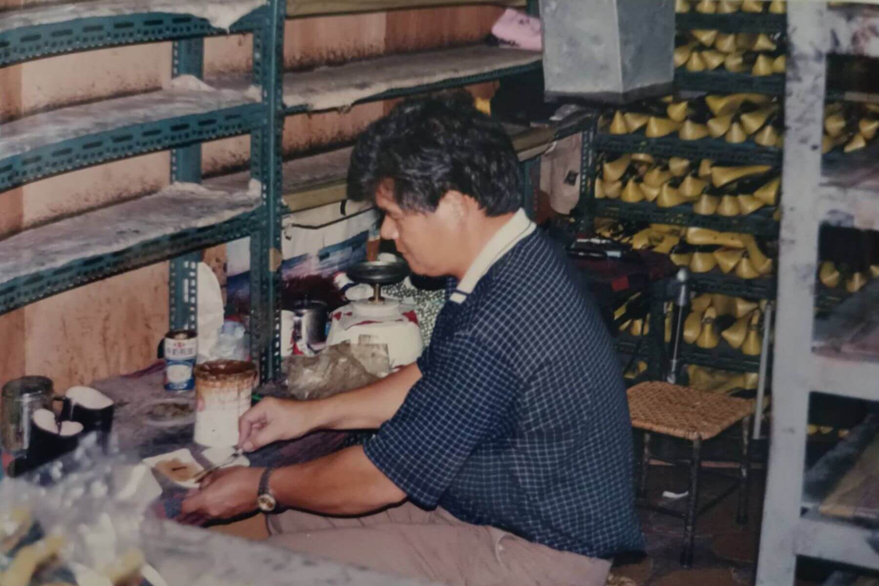 王火成師傅於1986年創立貝斯特鞋廠。