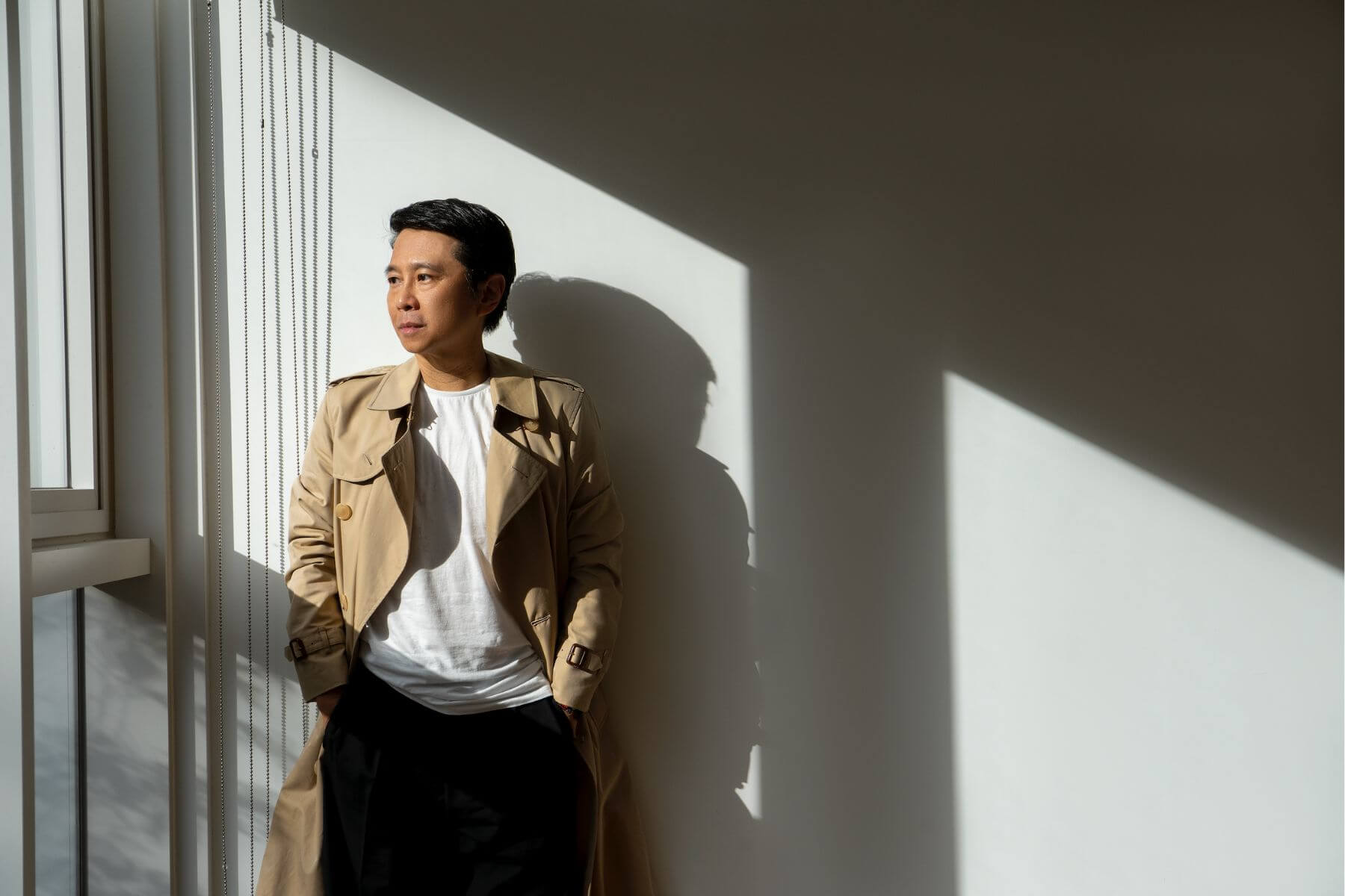 知名策展人胡朝聖於双方藝廊,分享建築與藝術的關係演化。攝影/Thomas K.